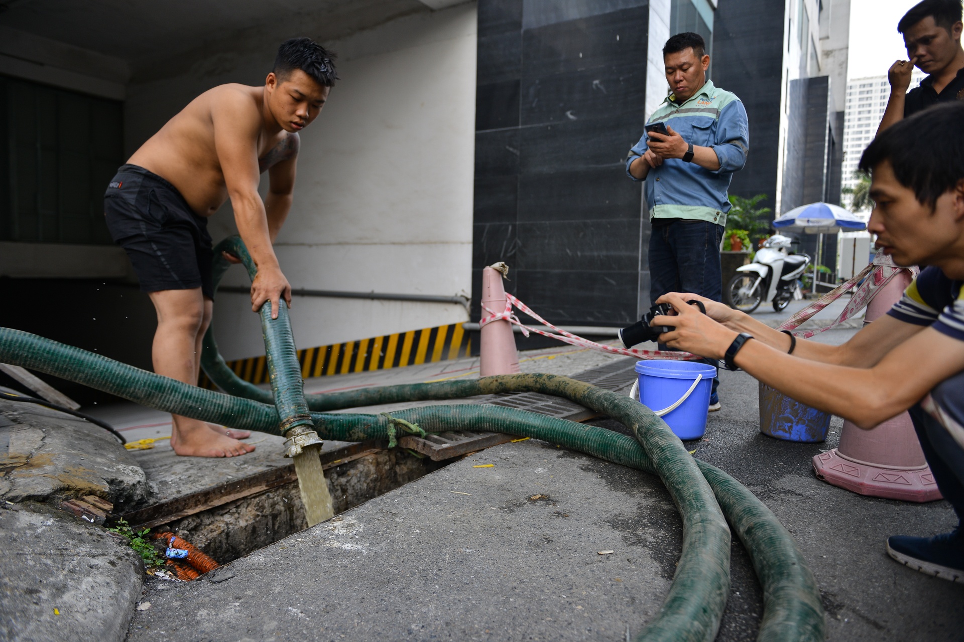 Chung cu ha noi nuoc sinh hoat o nhiem anh 1