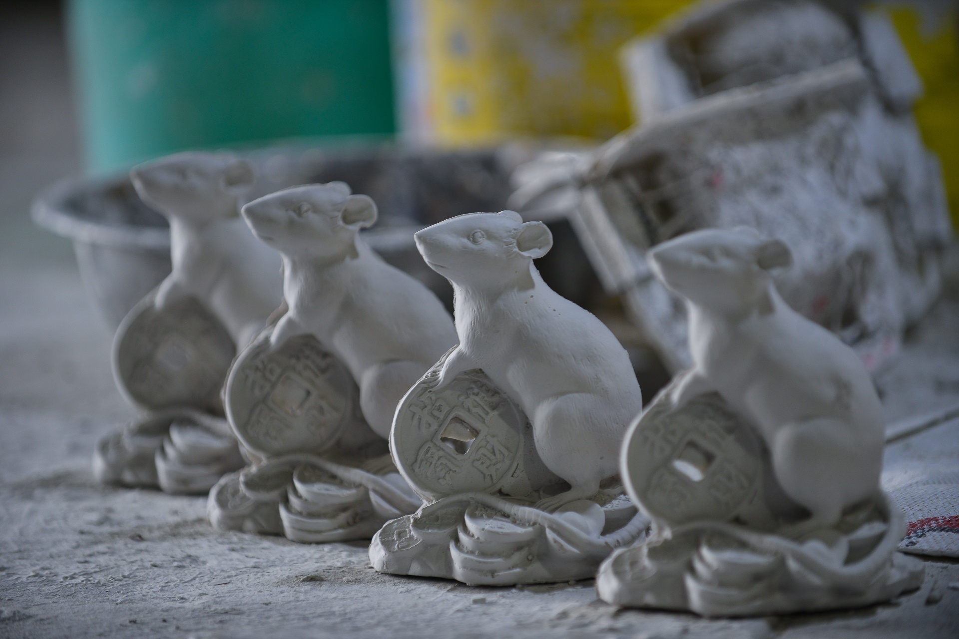 Chuot om dong tien vang chao xuan Canh Ty anh 6