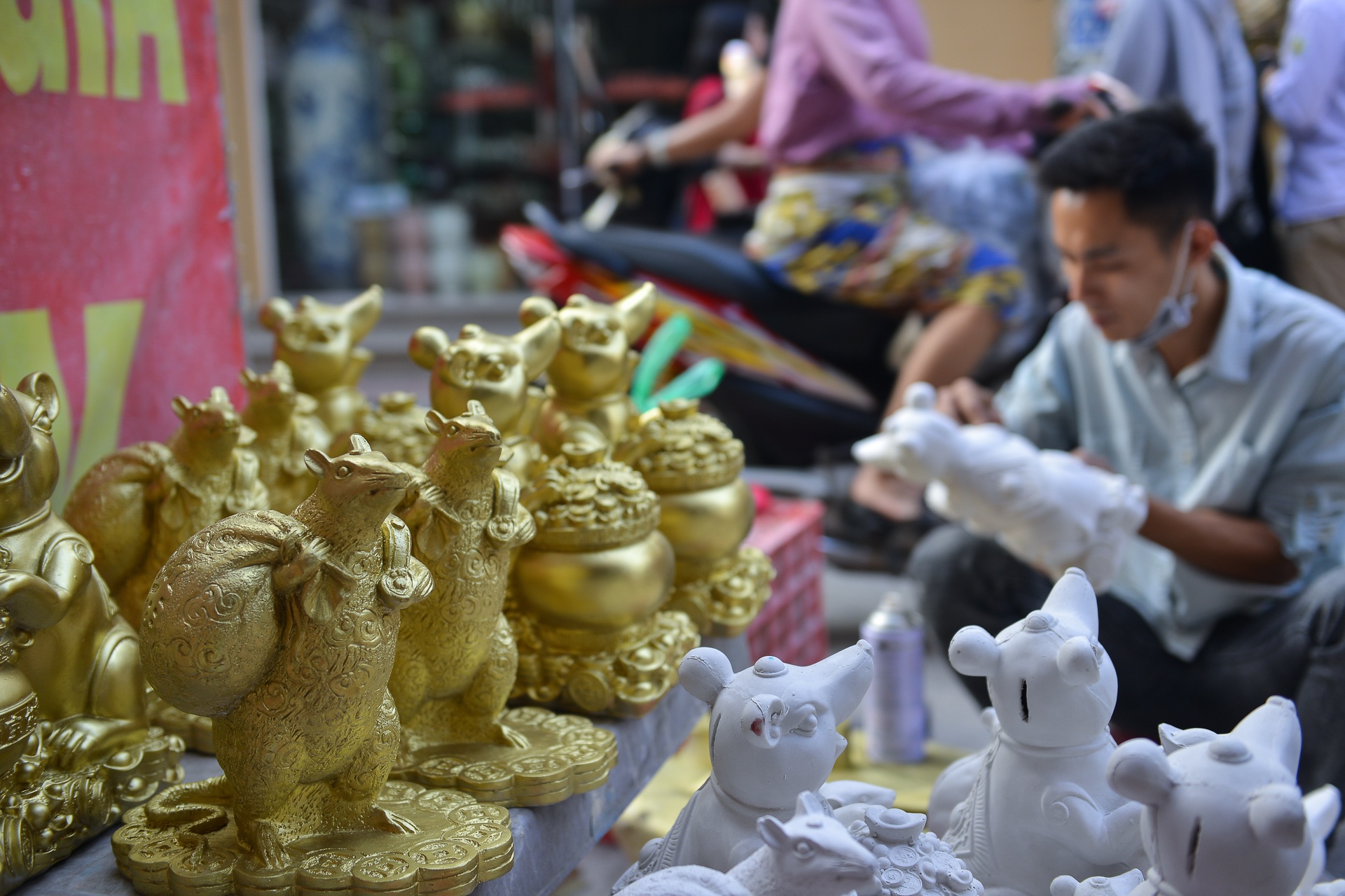 Chuot om dong tien vang chao xuan Canh Ty anh 11