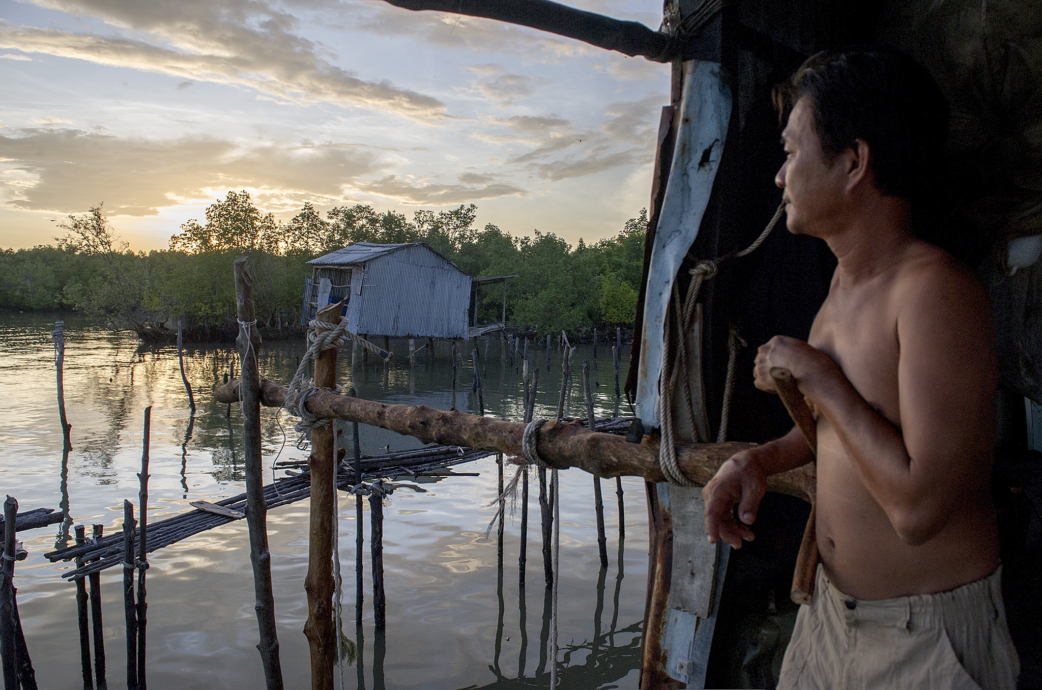 Song bien danh sat lo Dat Mui Ca Mau anh 19