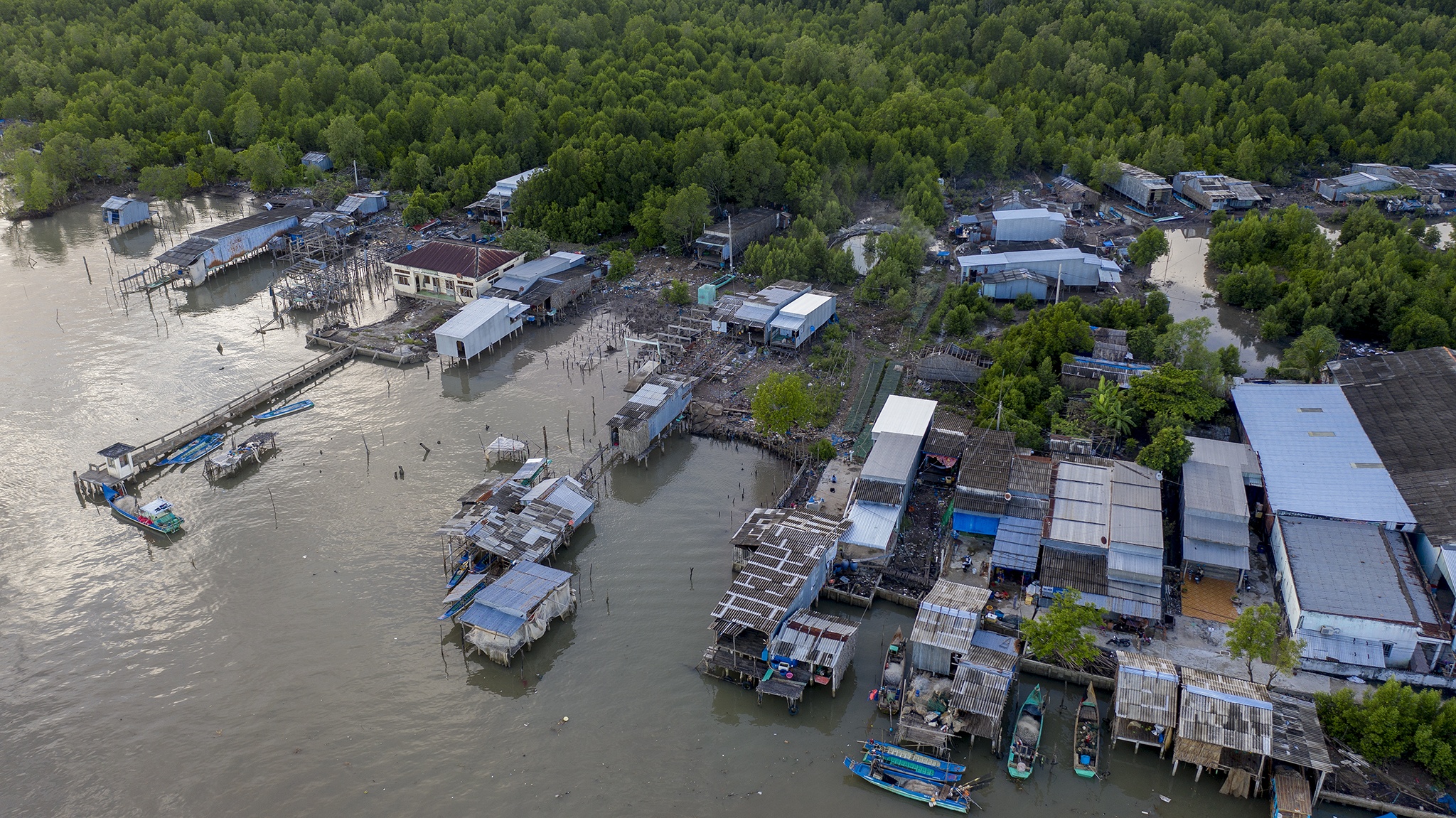 Song bien danh sat lo Dat Mui Ca Mau anh 18