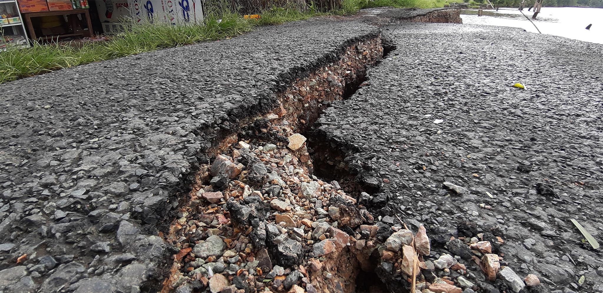 Song bien danh sat lo Dat Mui Ca Mau anh 12