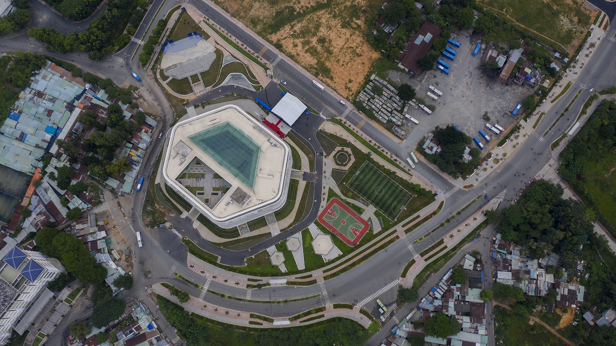 Nha van hoa sinh vien TP.HCM anh 13