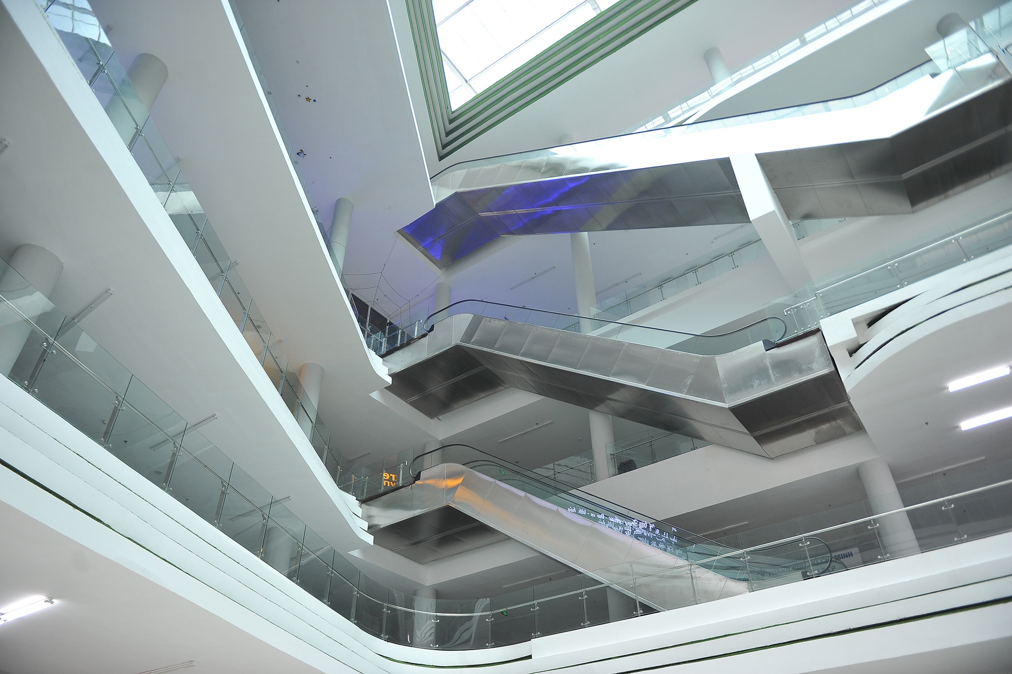 Nha van hoa sinh vien TP.HCM anh 8