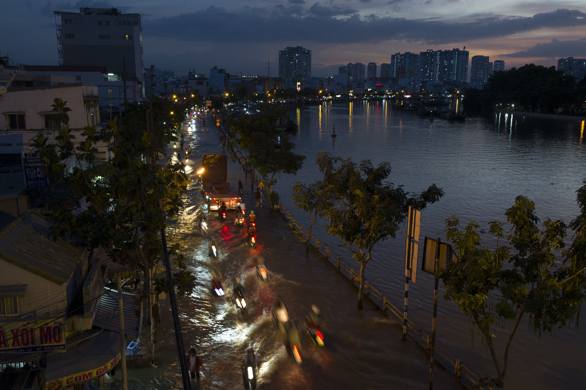 Duong Tran Xuan Soan quan 7 Sai Gon ngap anh 7