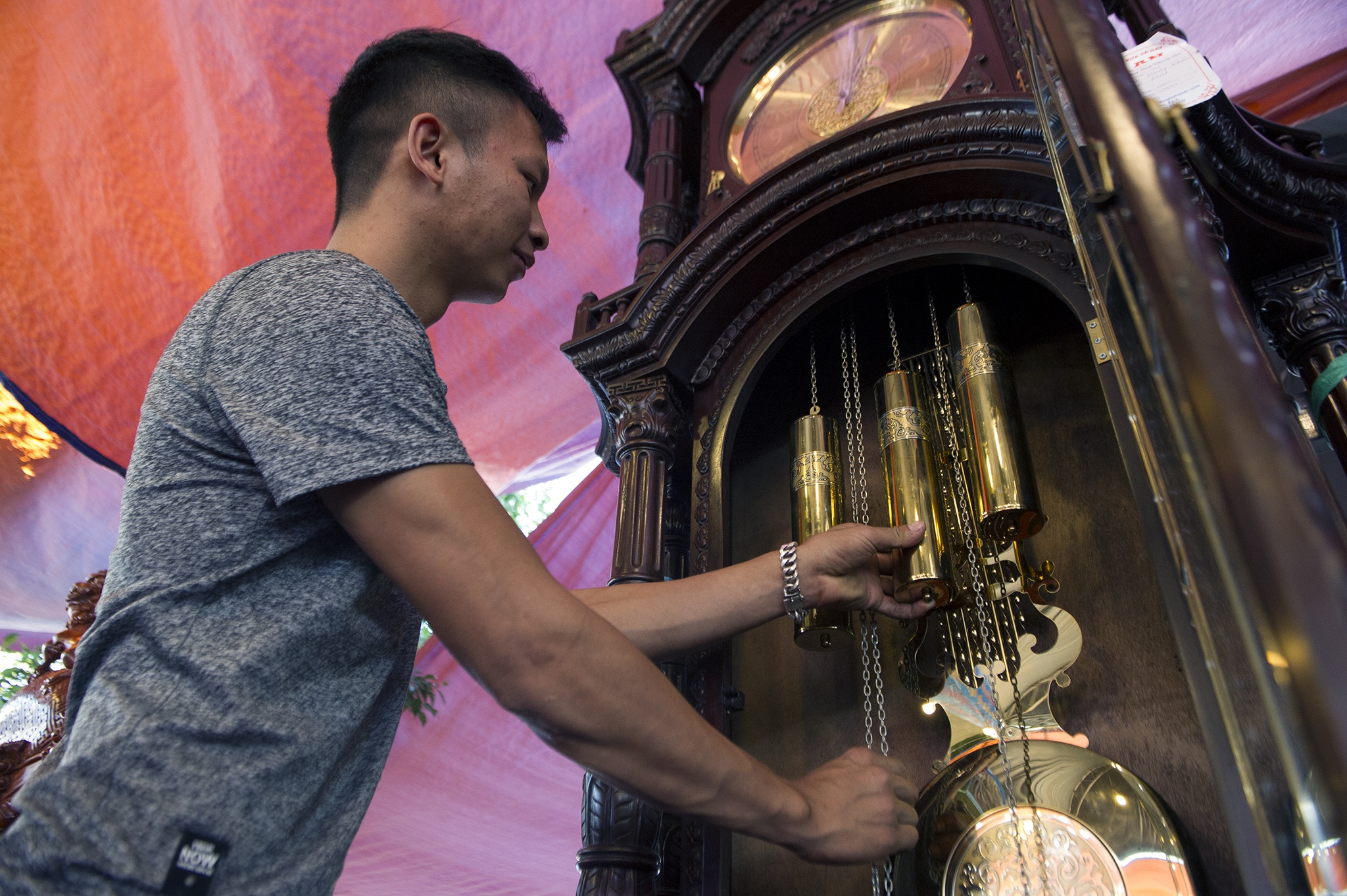 Nhung chiec dong ho go tri gia hang tram trieu anh 5