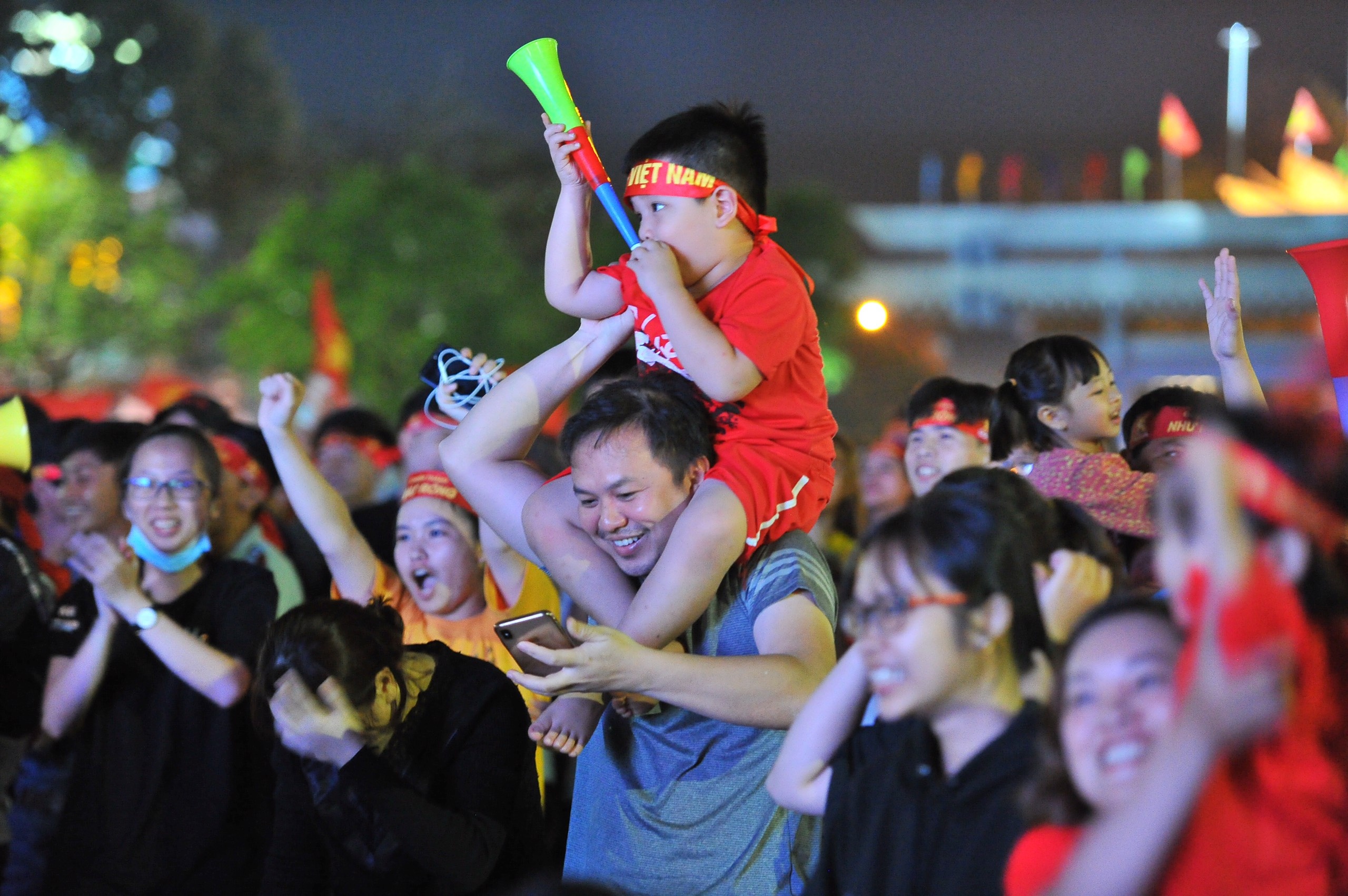 Người miền Tây cổ vũ U22 Việt Nam ảnh 8 Nguoi mien Tay co vu U22 Viet Nam anh 8