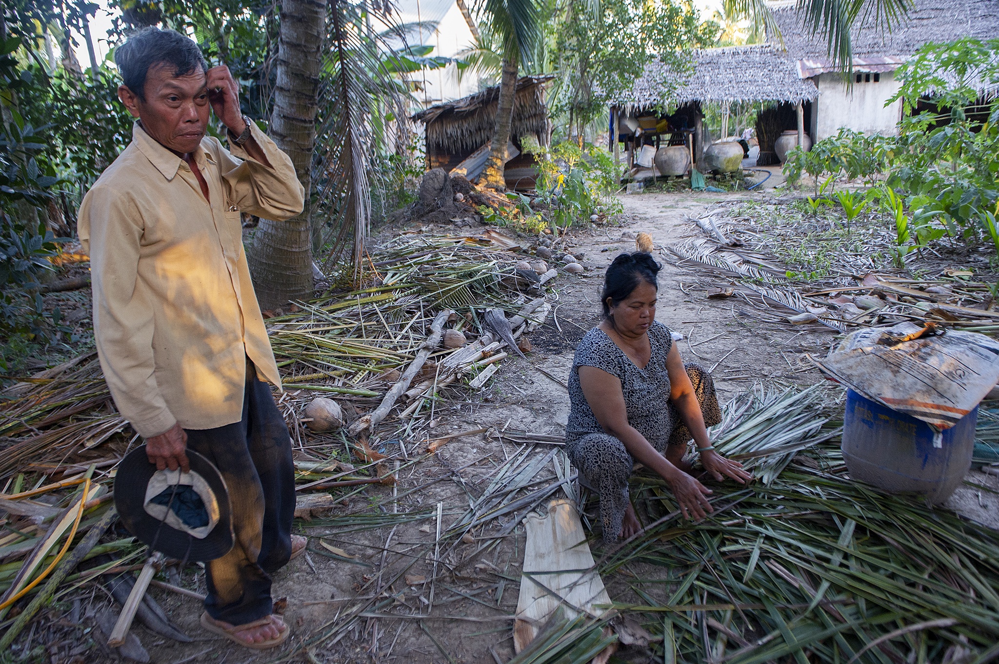 Nong dan Cu Lao Dung that trang vu khoai tet vi tuoi nuoc nhiem man anh 9