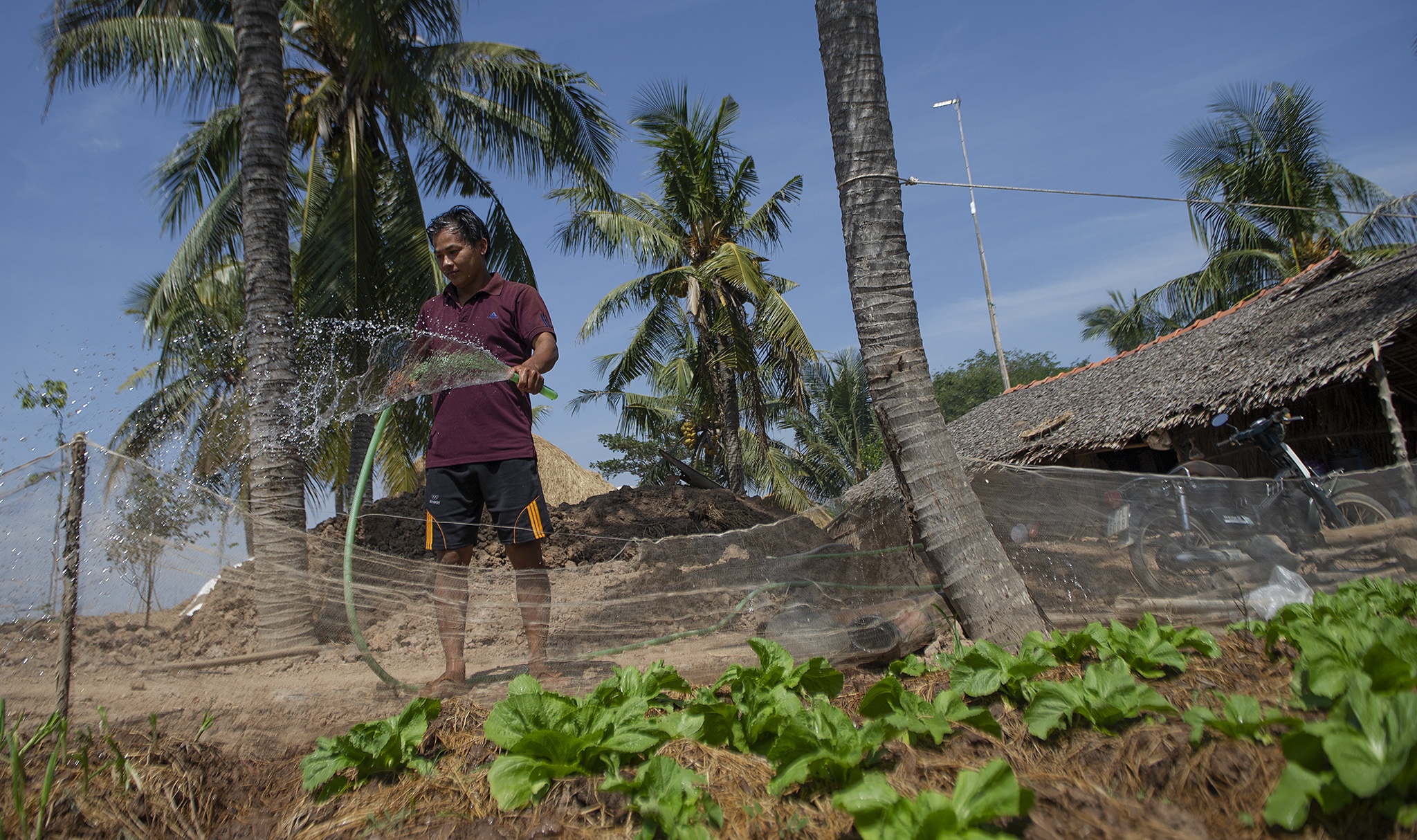 Ho nuoc ngot lon nhat mien Tay giup dan ung pho han man anh 9