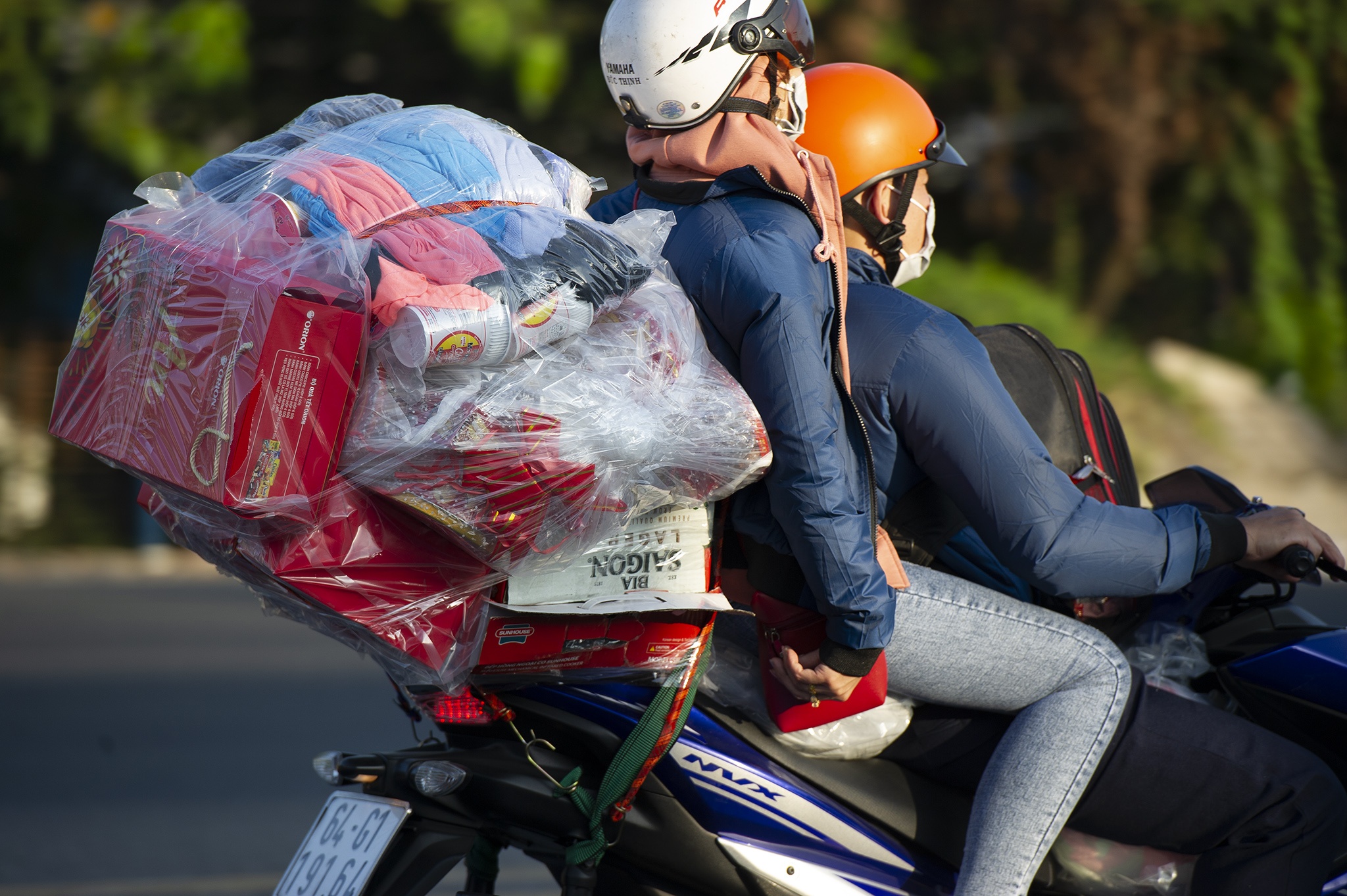 Nguoi mien Tay ve que an tet anh 2