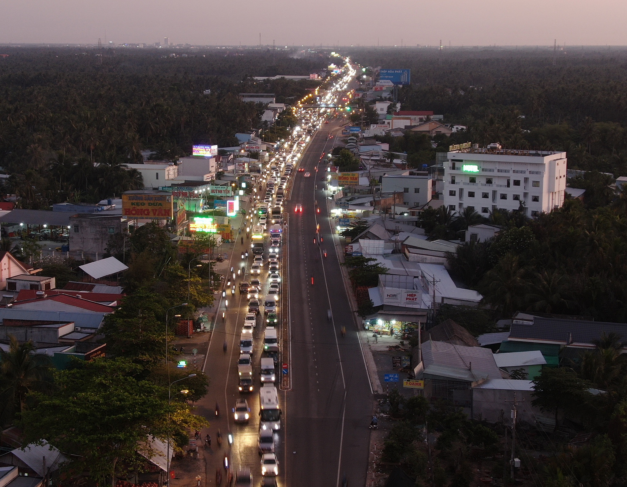 Ket cung tren cau Rach Mieu chieu mung 5 Tet anh 12