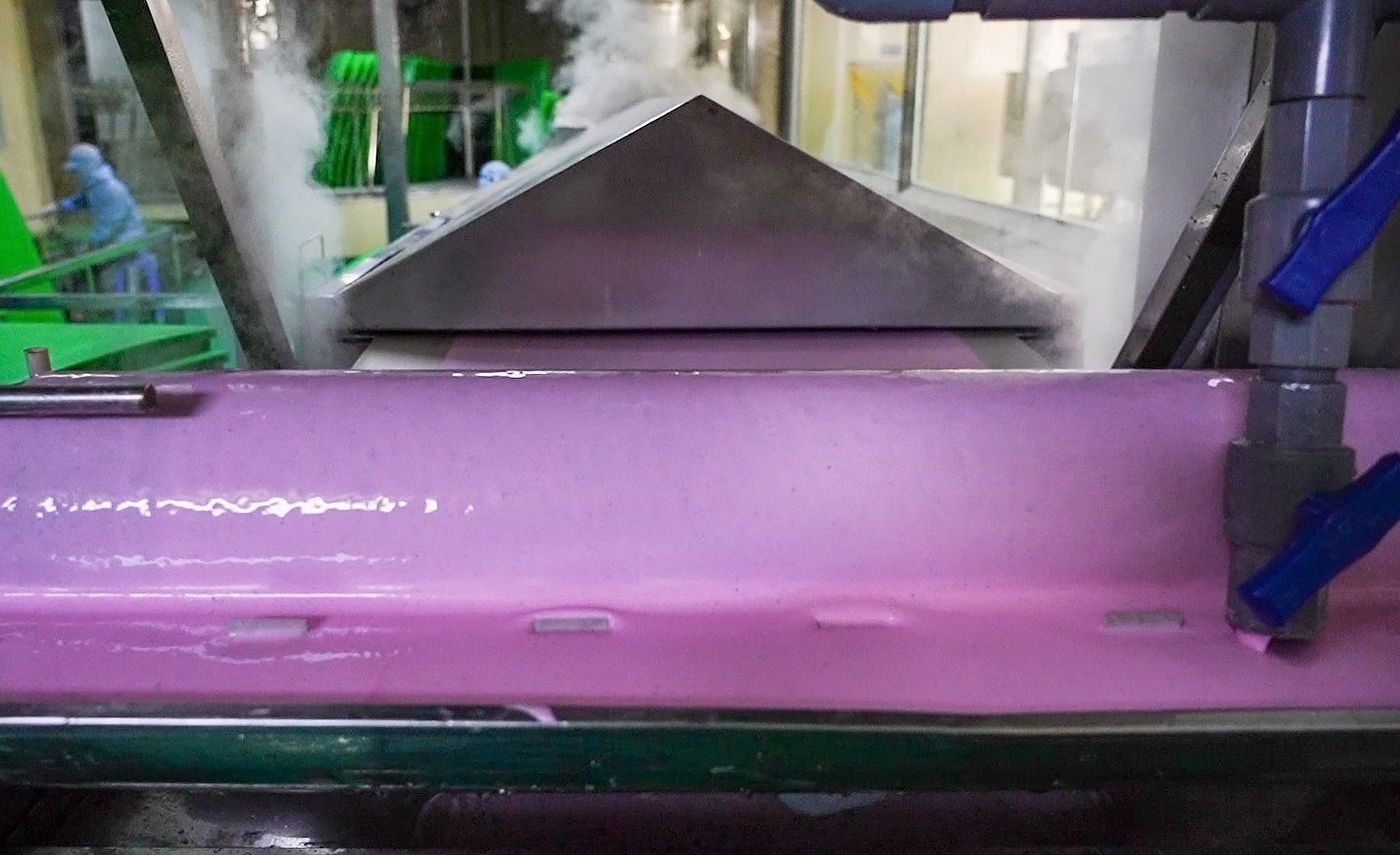 Bun dua hau,  banh trang thanh long xuat khau anh 7