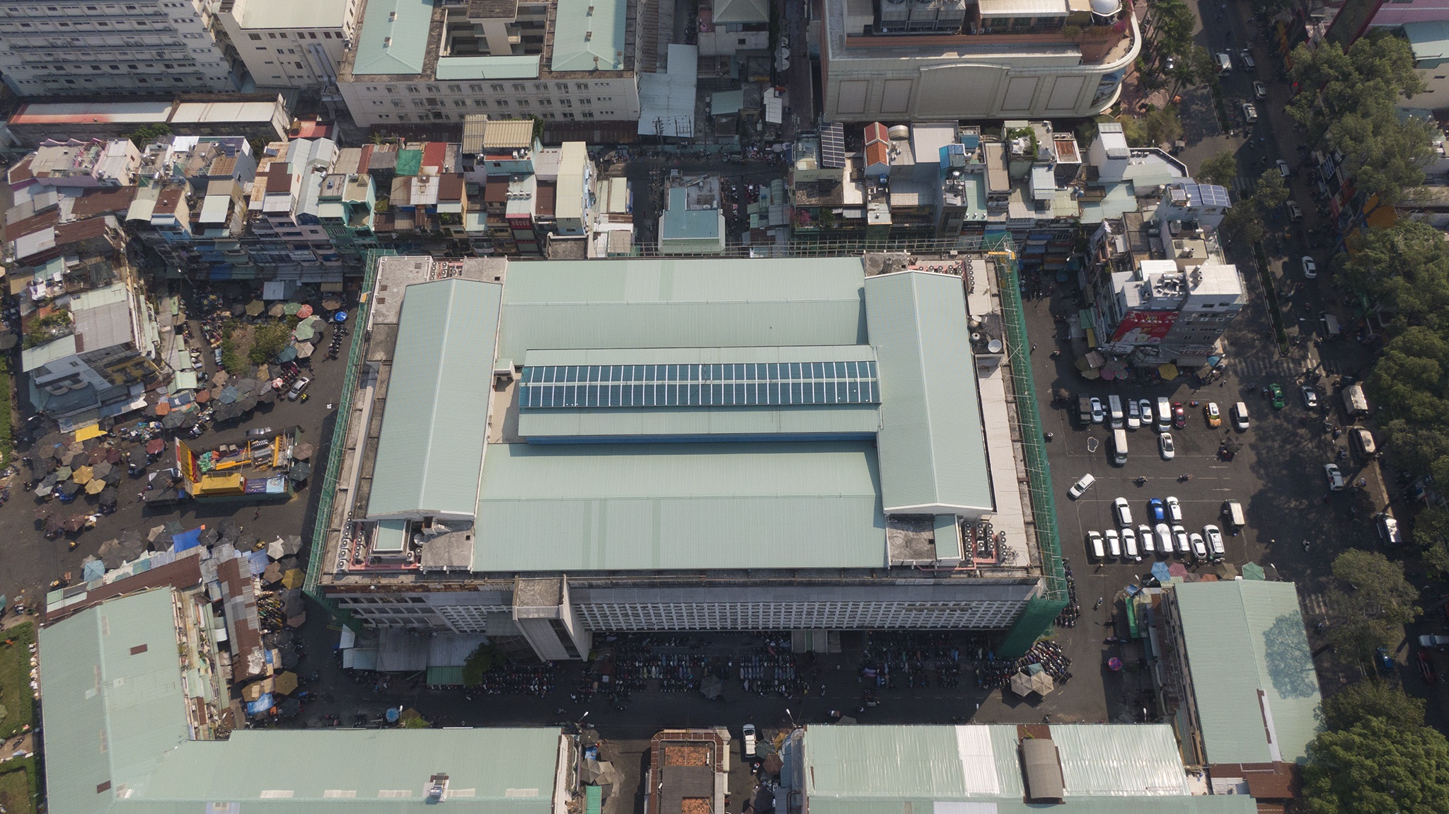 Cho An Dong giam 80% khach mua,  cho TP.HCM vang ve vi corona anh 11