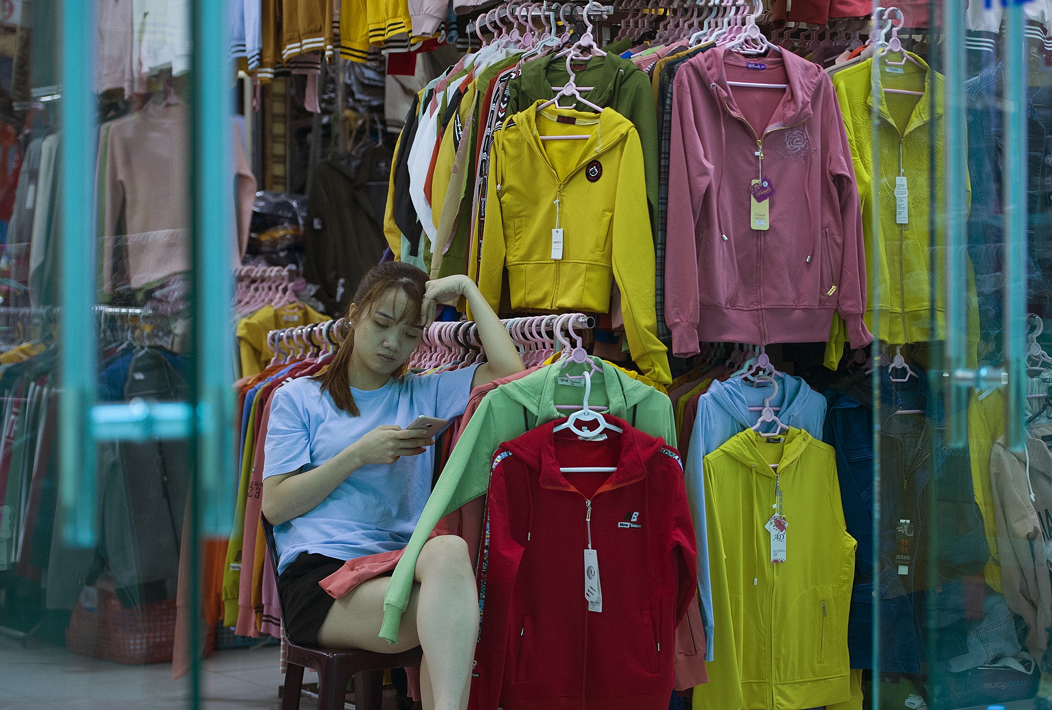 Cho An Dong giam 80% khach mua,  cho TP.HCM vang ve vi corona anh 6