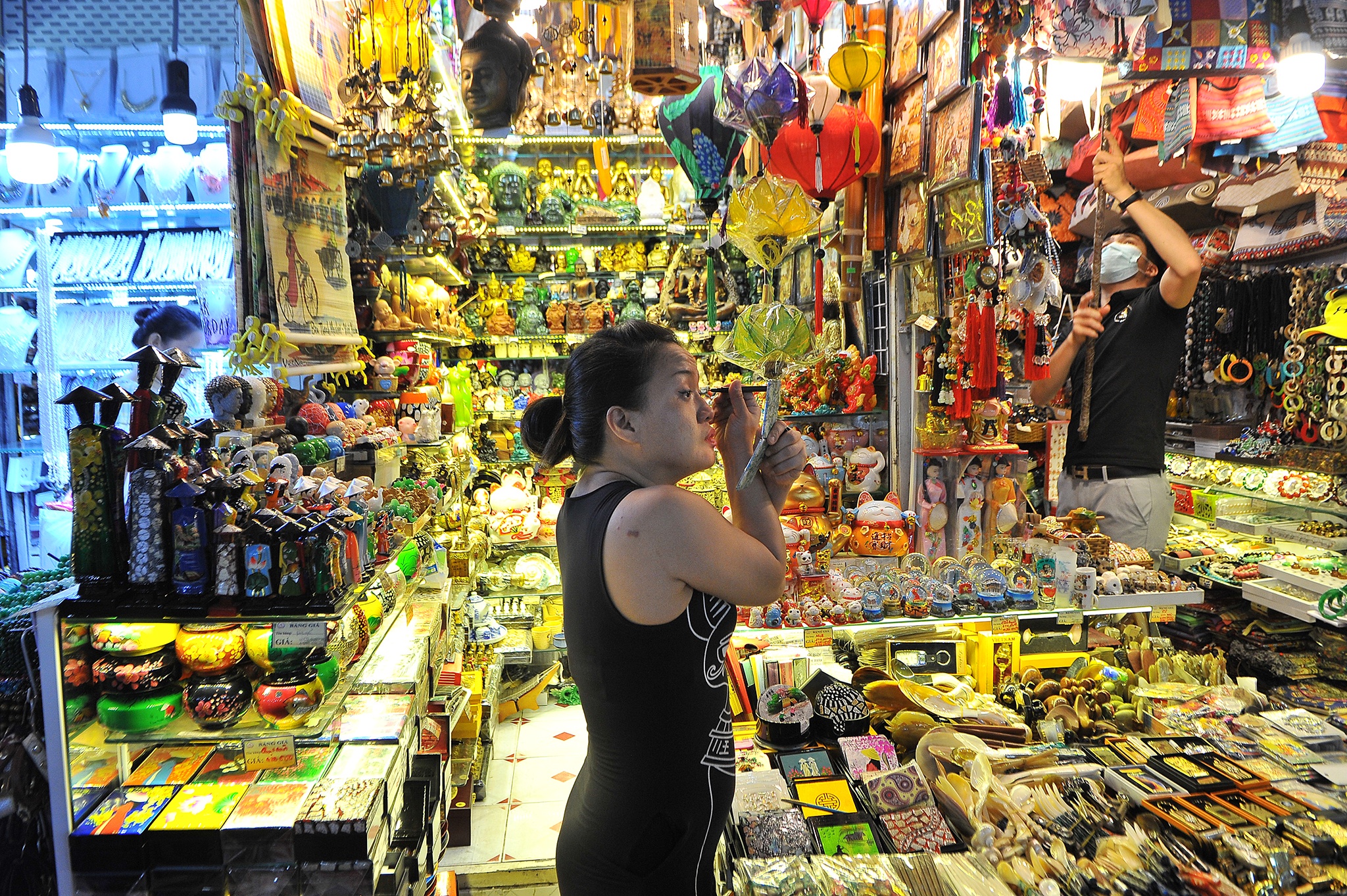 Tieu thuong cho Ben Thanh than e am,  cho Ben Thanh vang khach vi corona anh 5