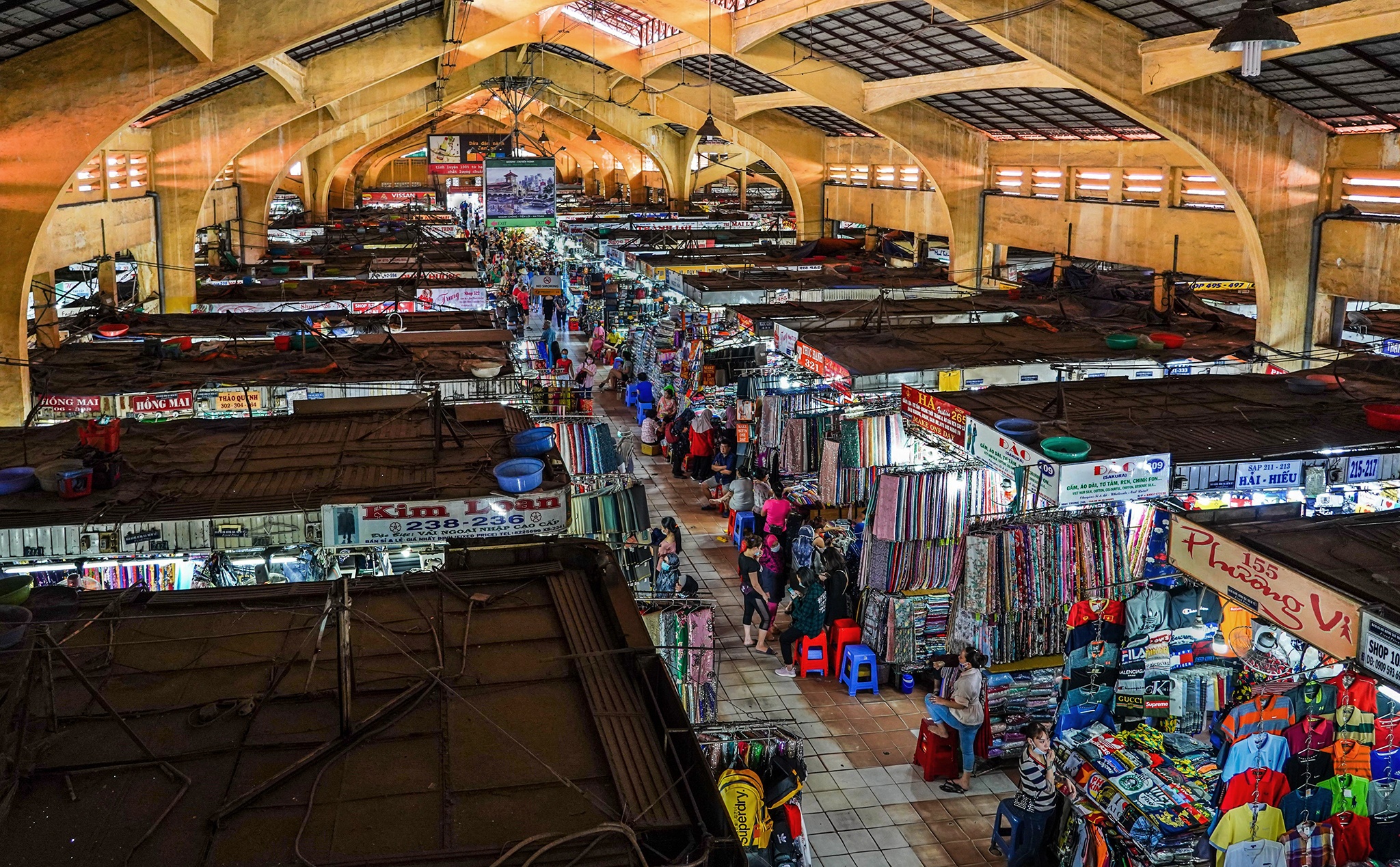 Tieu thuong cho Ben Thanh than e am,  cho Ben Thanh vang khach vi corona anh 11