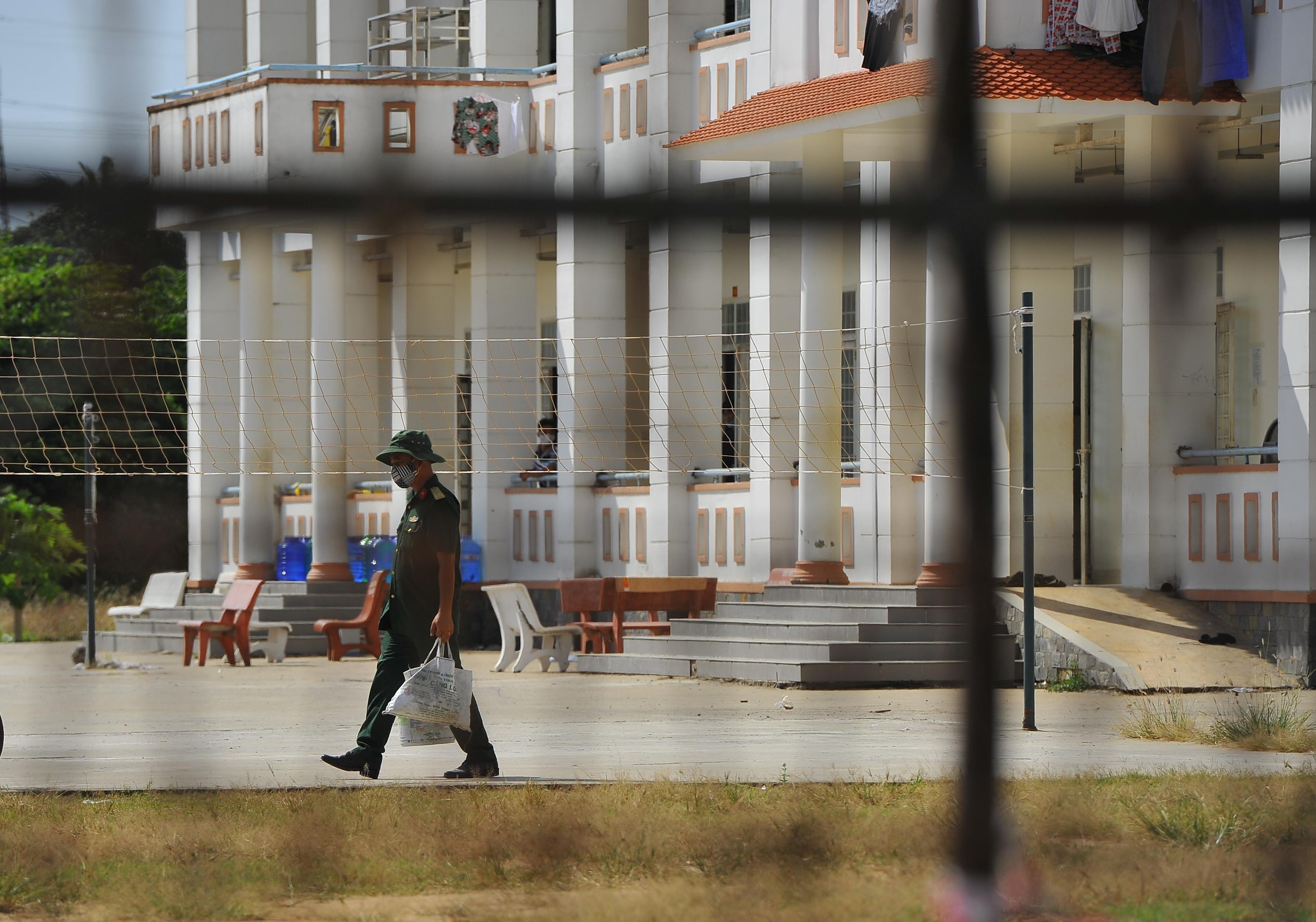 Can canh noi cach ly 303 nguoi tu Han Quoc ve Can Tho,  Truong quan su TP Can Tho cach ly 303 nguoi anh 1