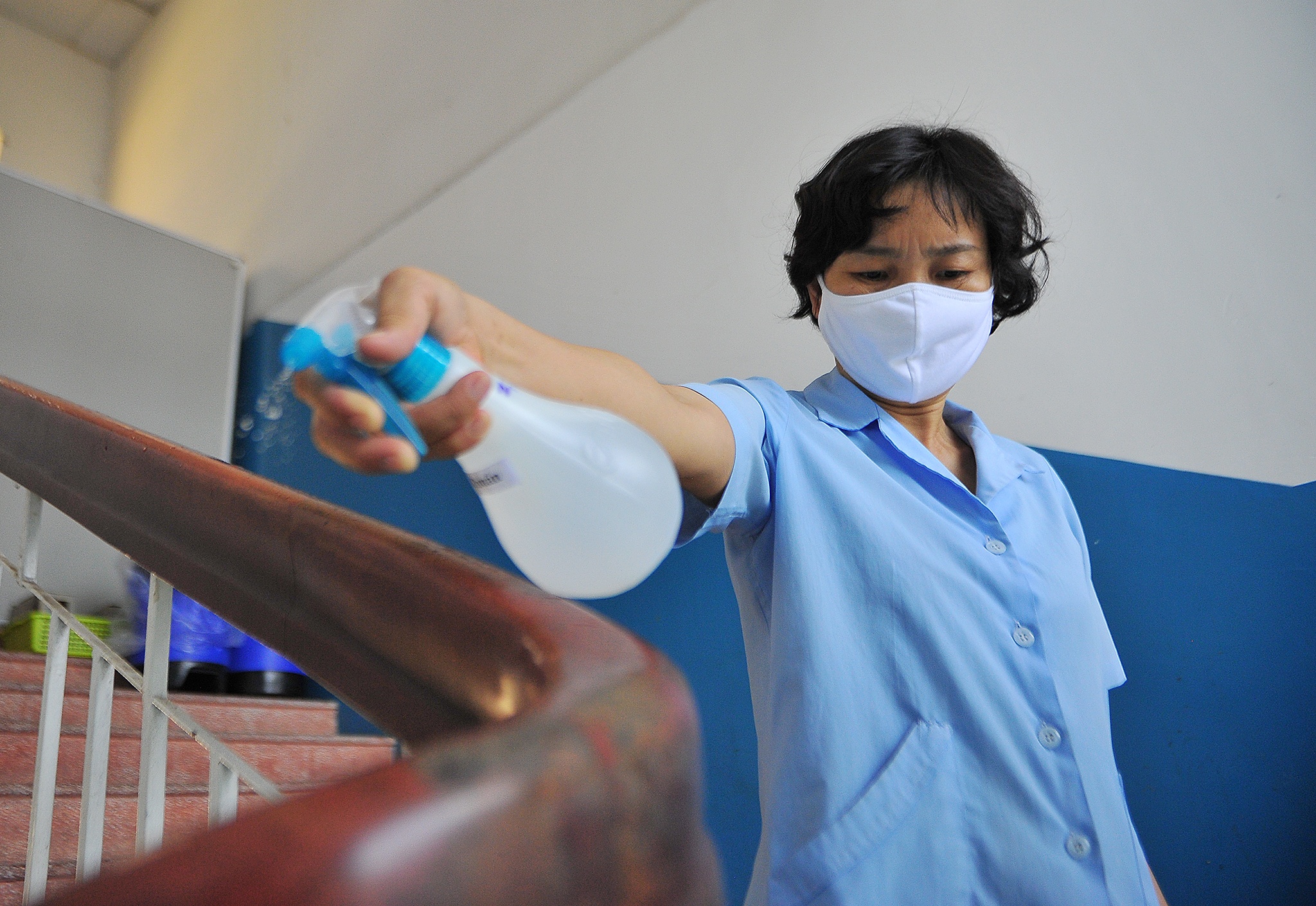 hoc sinh do than nhiet thoi corona anh 10