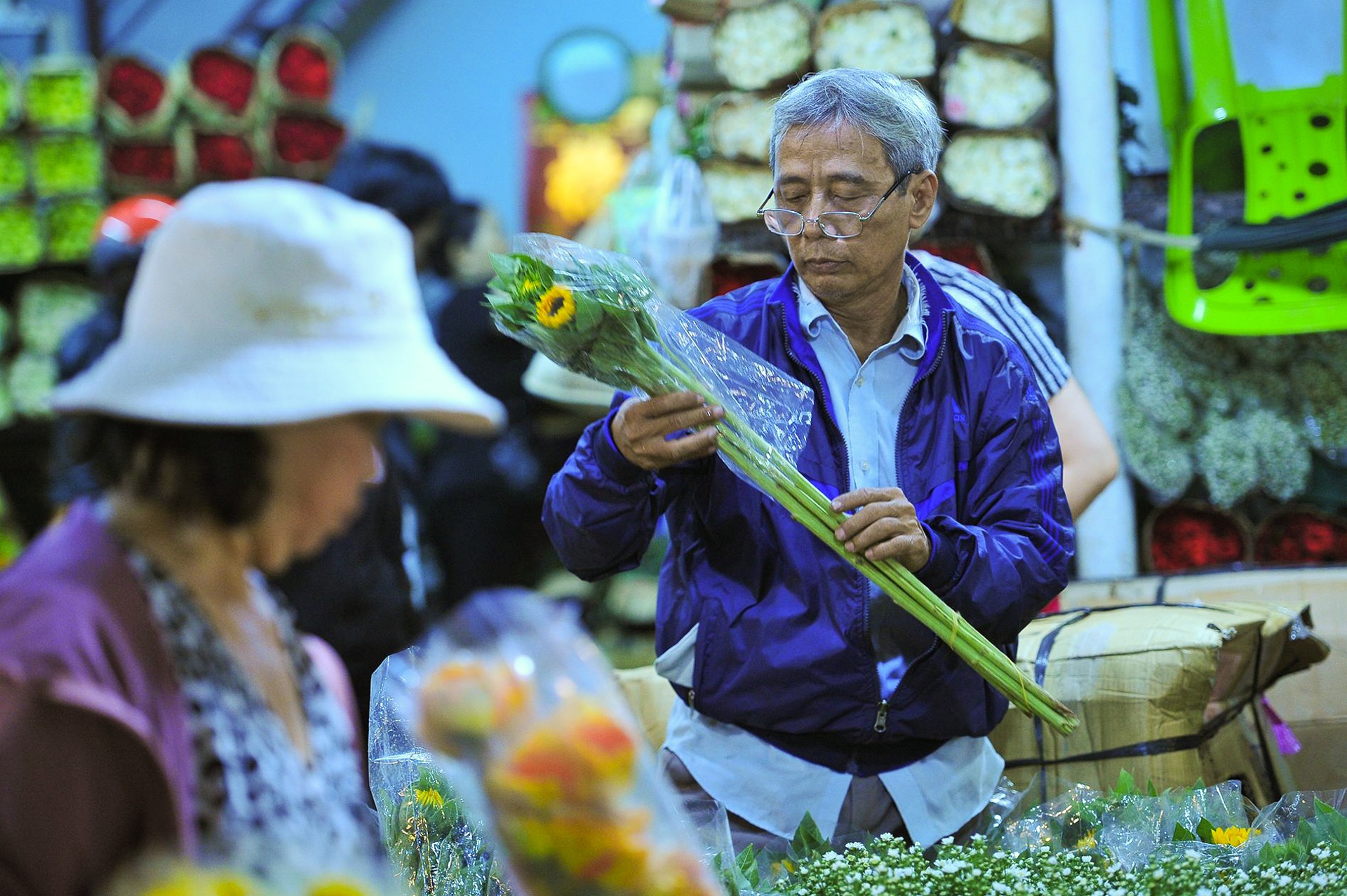 hang hoa TP.HCM hut khach dip 8/3 anh 8