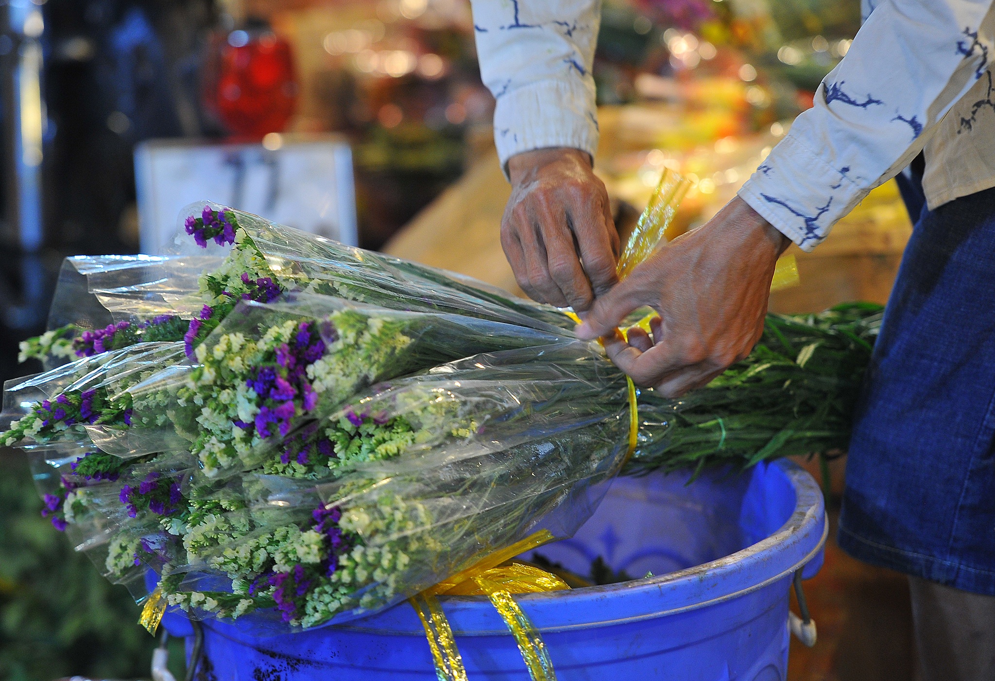 hang hoa TP.HCM hut khach dip 8/3 anh 7