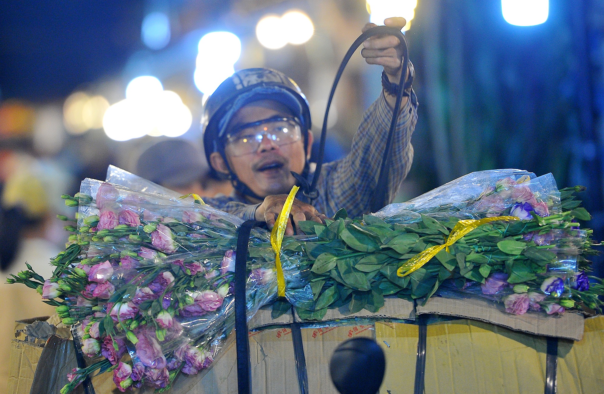 hang hoa TP.HCM hut khach dip 8/3 anh 10