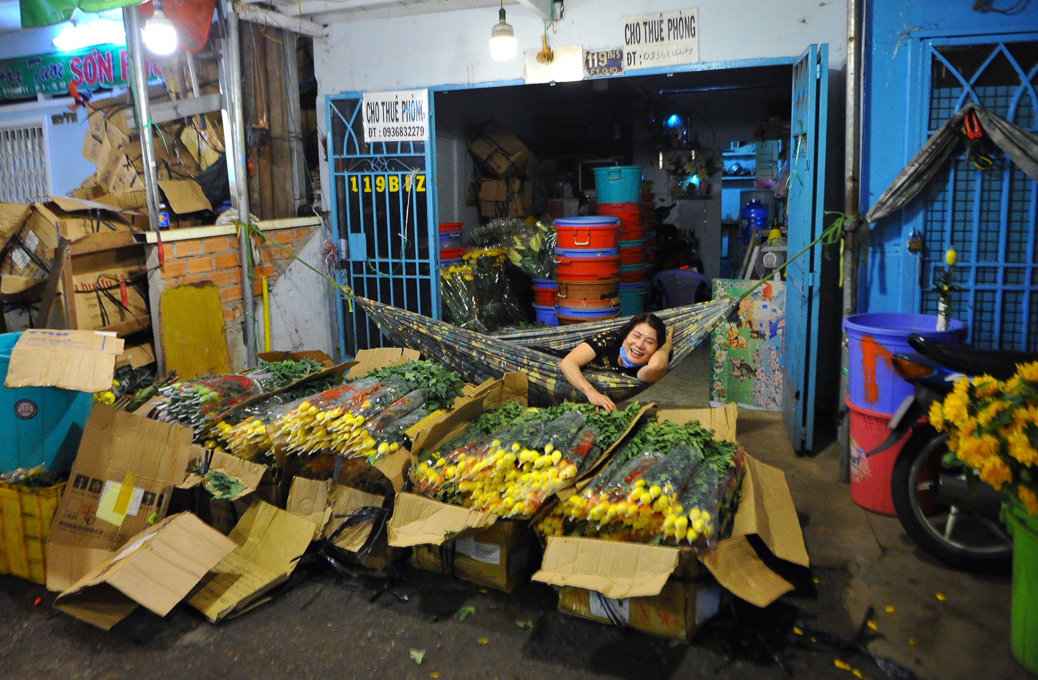 hang hoa TP.HCM hut khach dip 8/3 anh 11