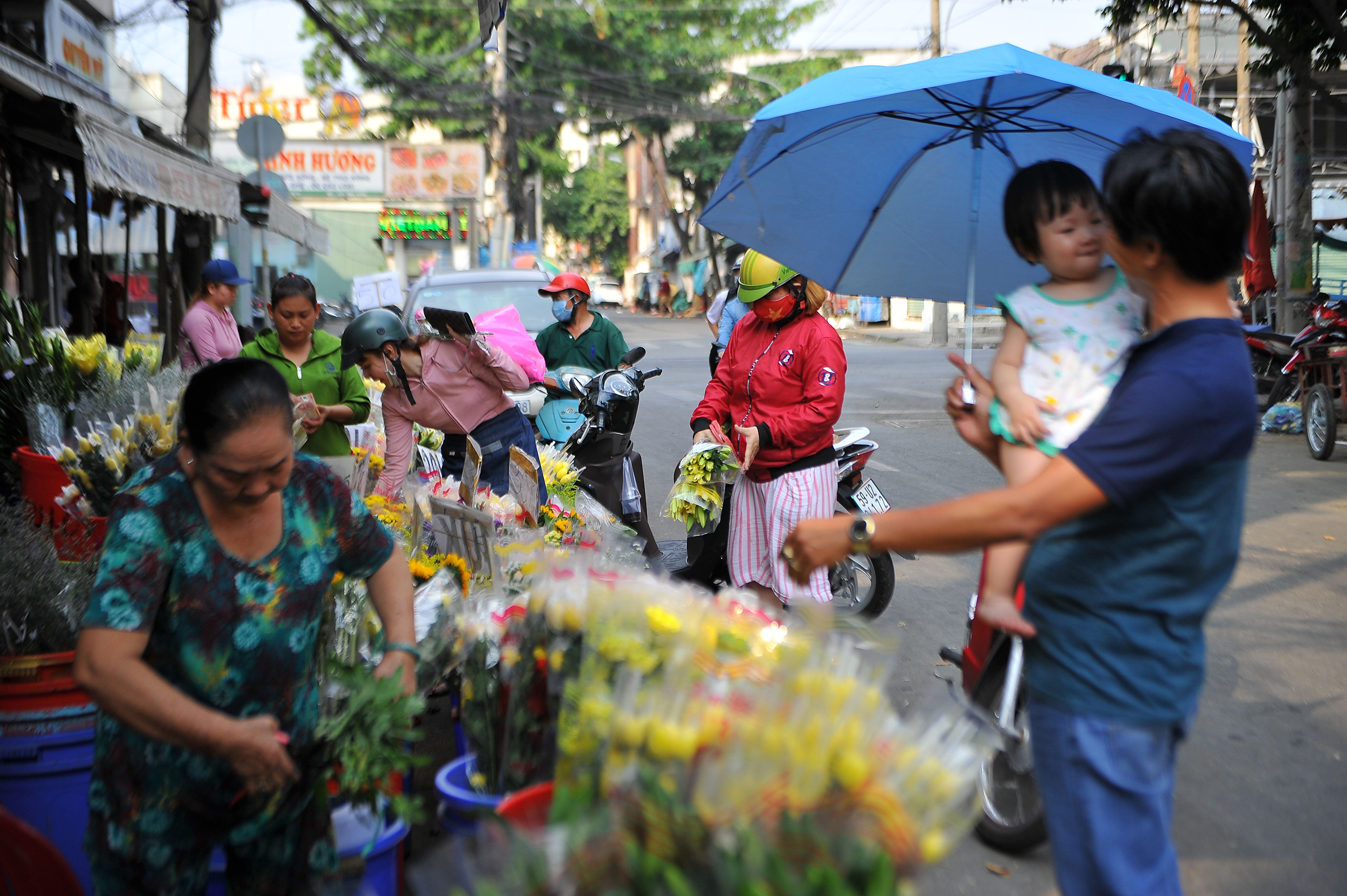 cho hoa TP.HCM vang nguoi mua du gia giam manh anh 1