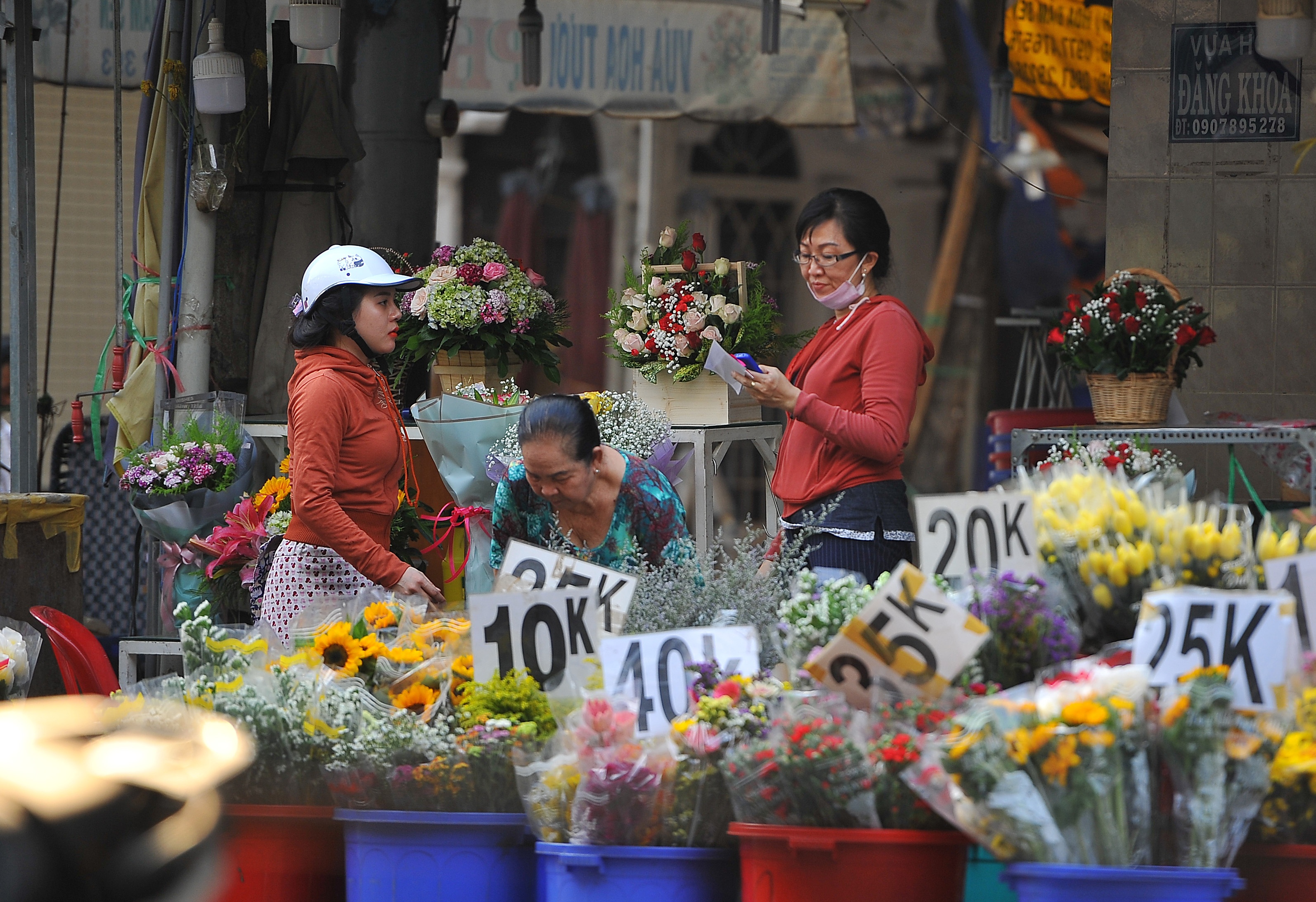 cho hoa TP.HCM vang nguoi mua du gia giam manh anh 5
