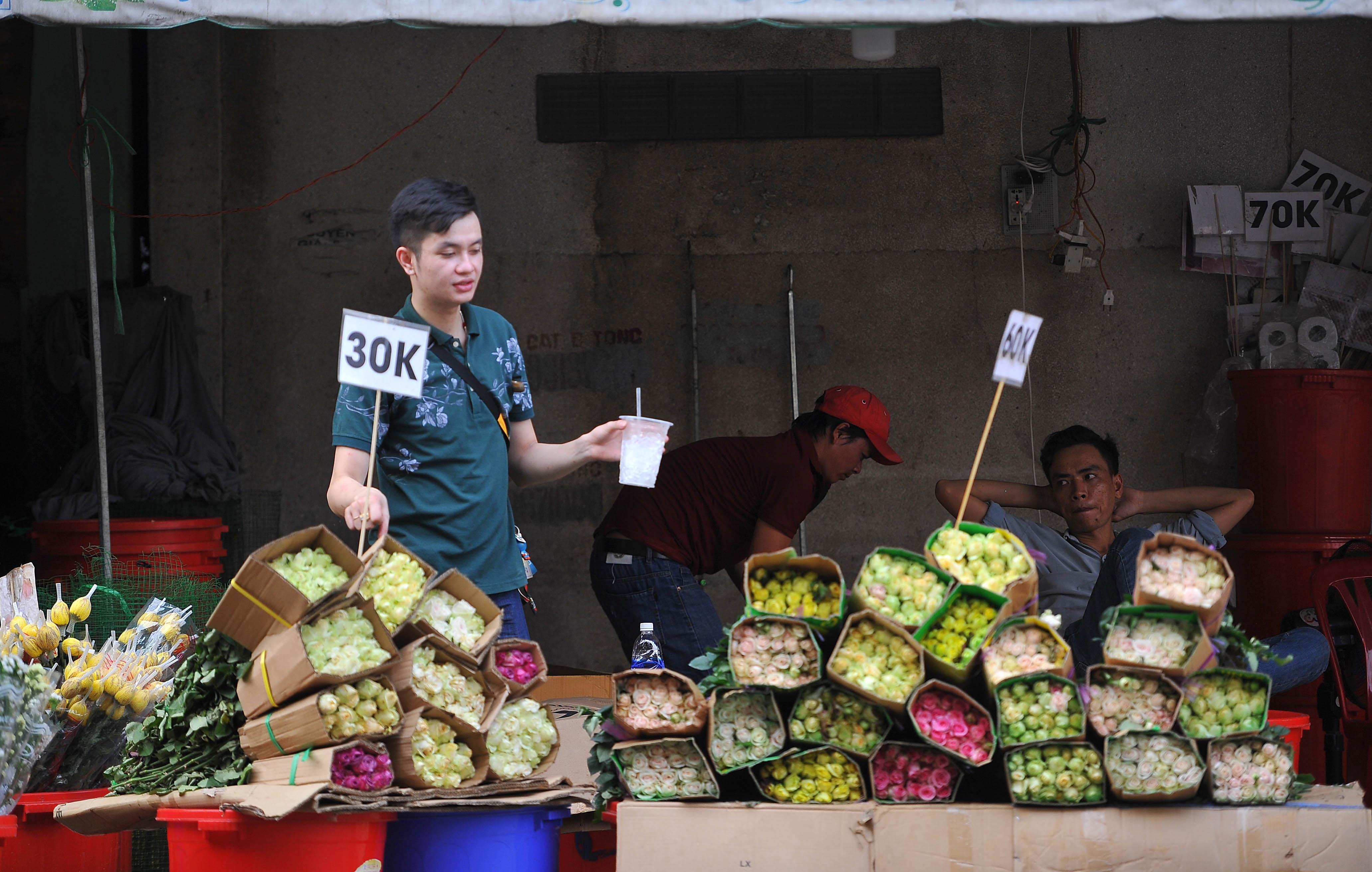 cho hoa TP.HCM vang nguoi mua du gia giam manh anh 9