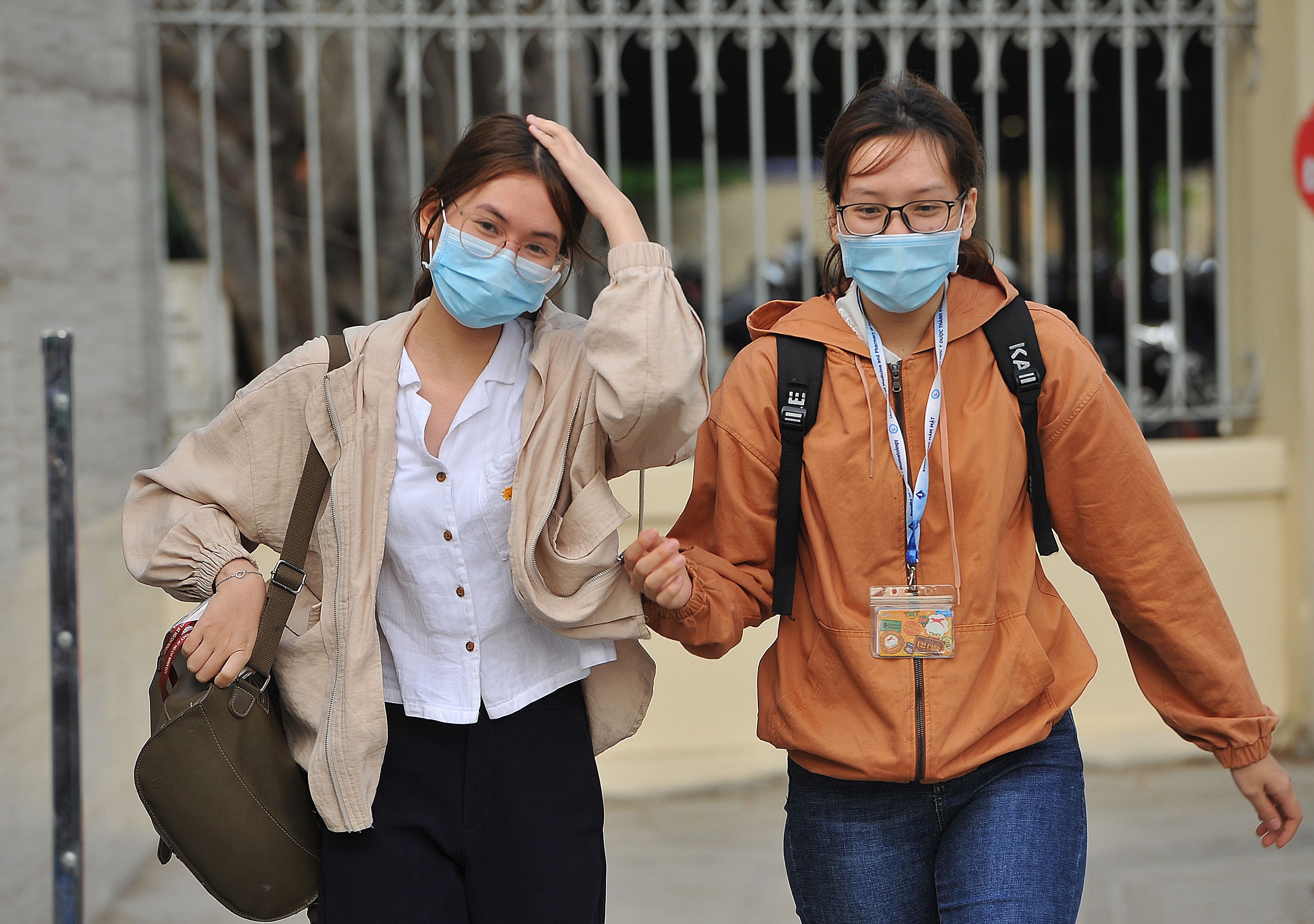 Sinh viên Đại học Y Dược TP.HCM trở lại trường học,  sinh viên học lại sau thời gian nghỉ vì Covid-19 ảnh 4 Sinh vien Dai hoc Y Duoc TP.HCM tro lai truong hoc,  sinh vien hoc lai sau thoi gian nghi vi Covid-19 anh 4