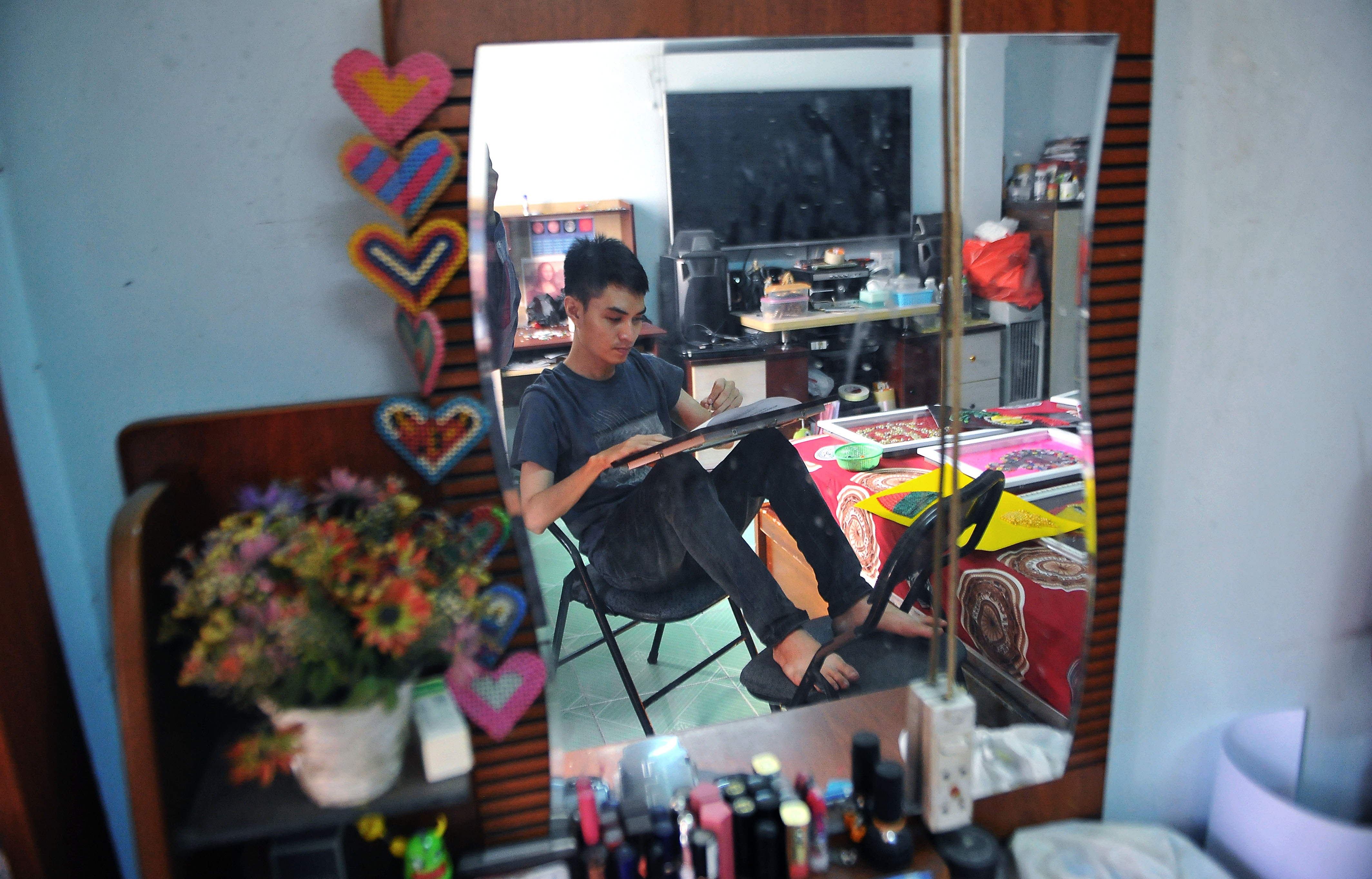 Tranh co dong ung pho Covid-19 anh 5