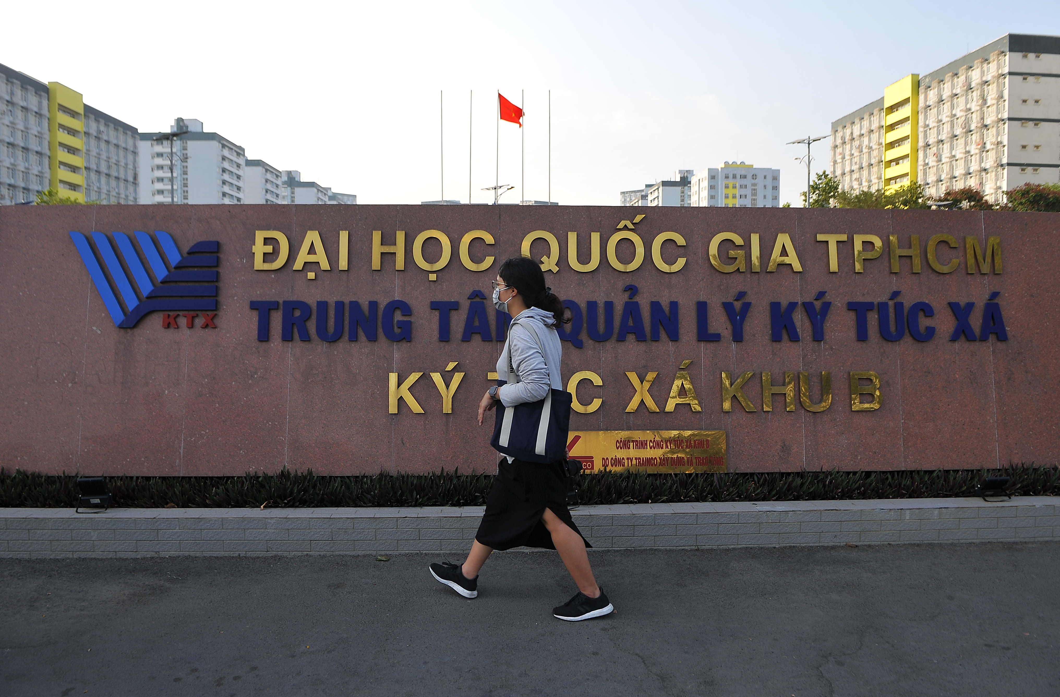 DH Quoc gia TP.HCM chong dich Covid-19 anh 1