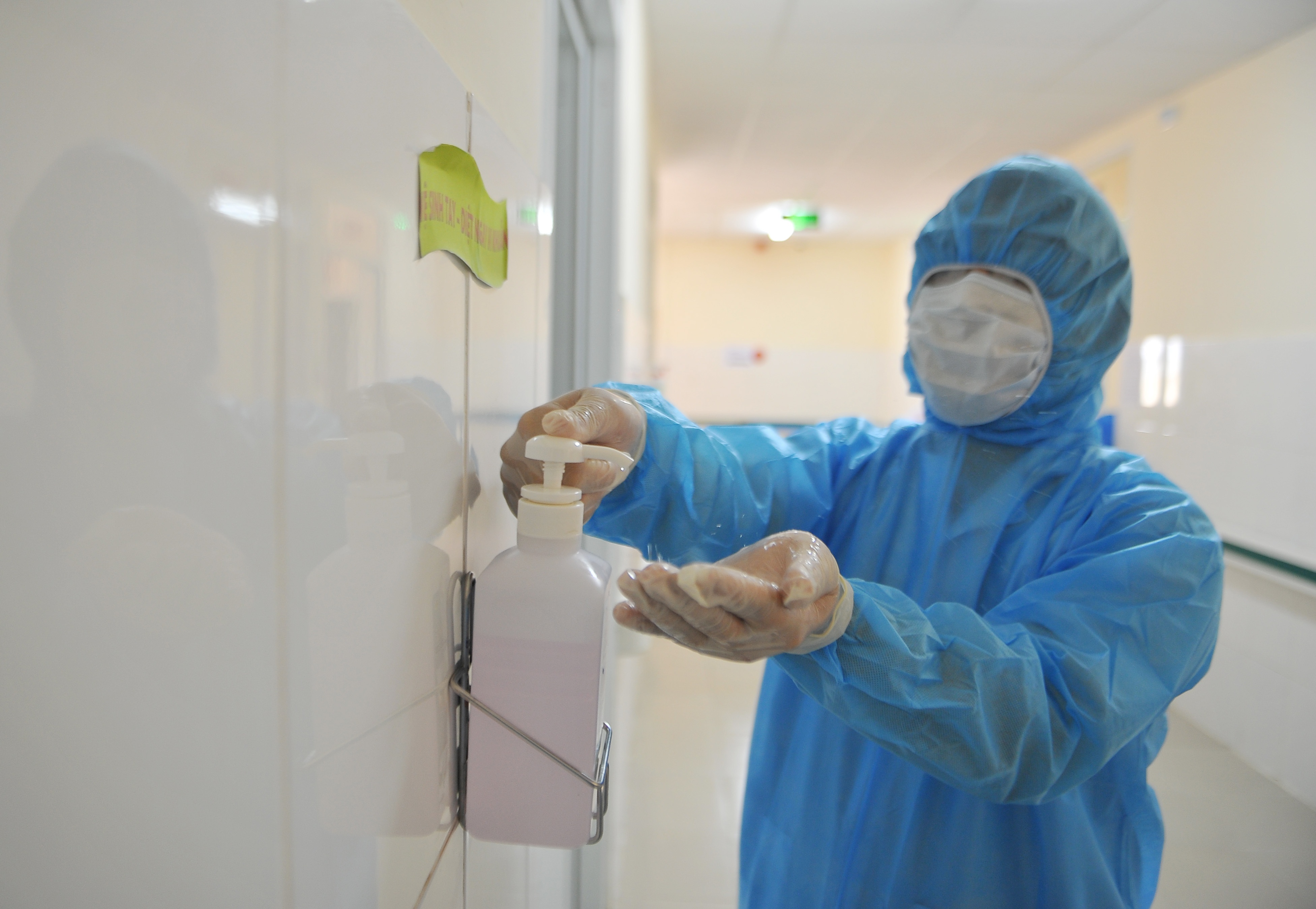 benh vien dieu tri Covid-19 anh 3