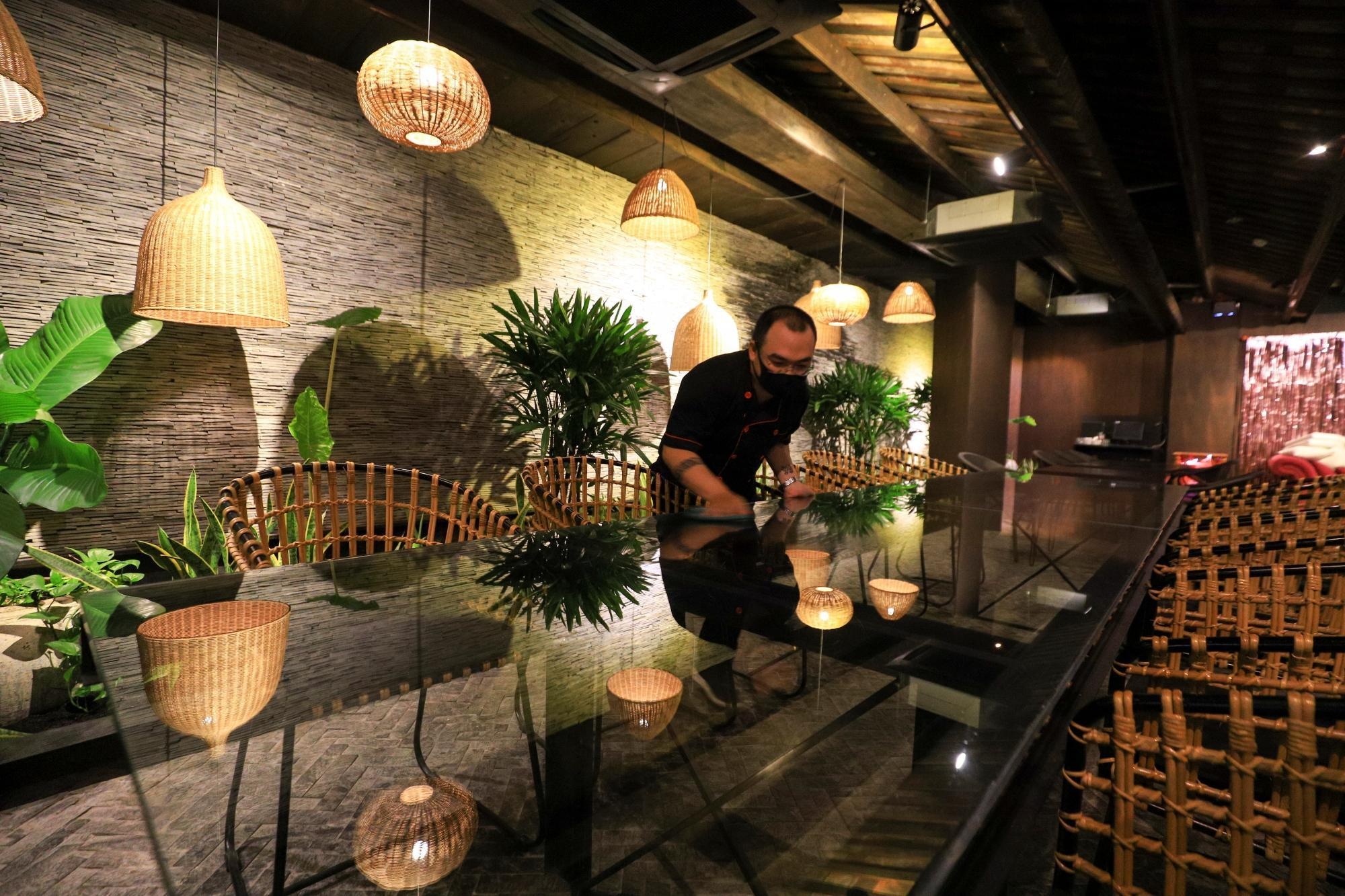 Hang quan TP.HCM dong cua tranh dich Covid-19 anh 11