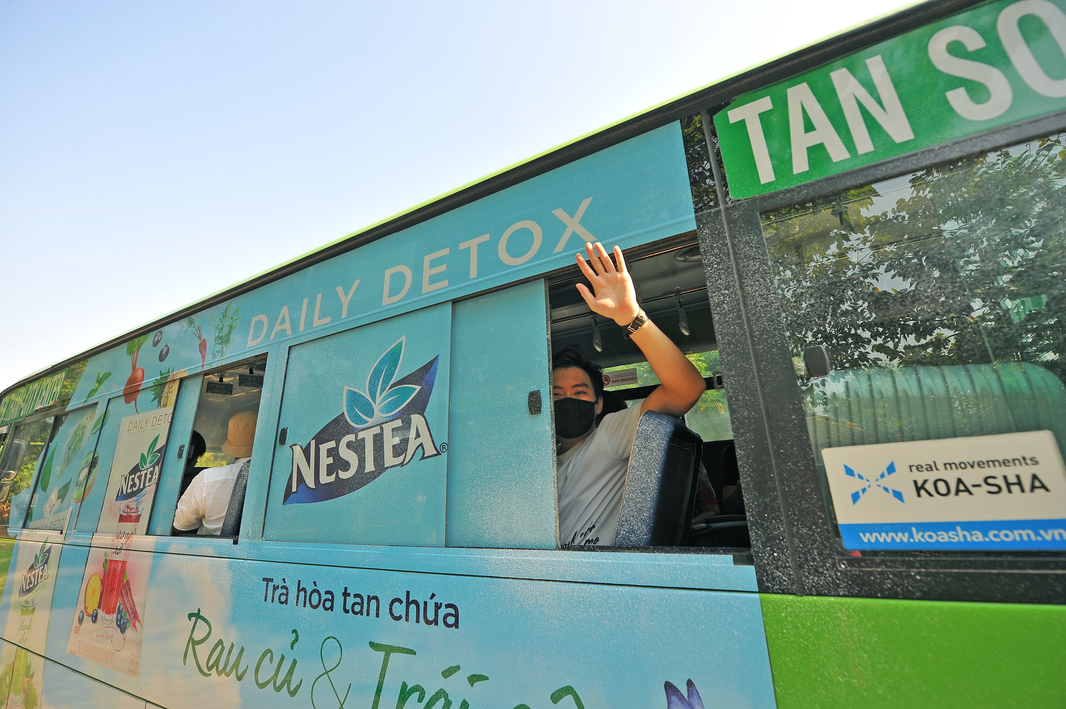 Hon 900 nguoi cach ly o TP.HCM duoc tro ve anh 12