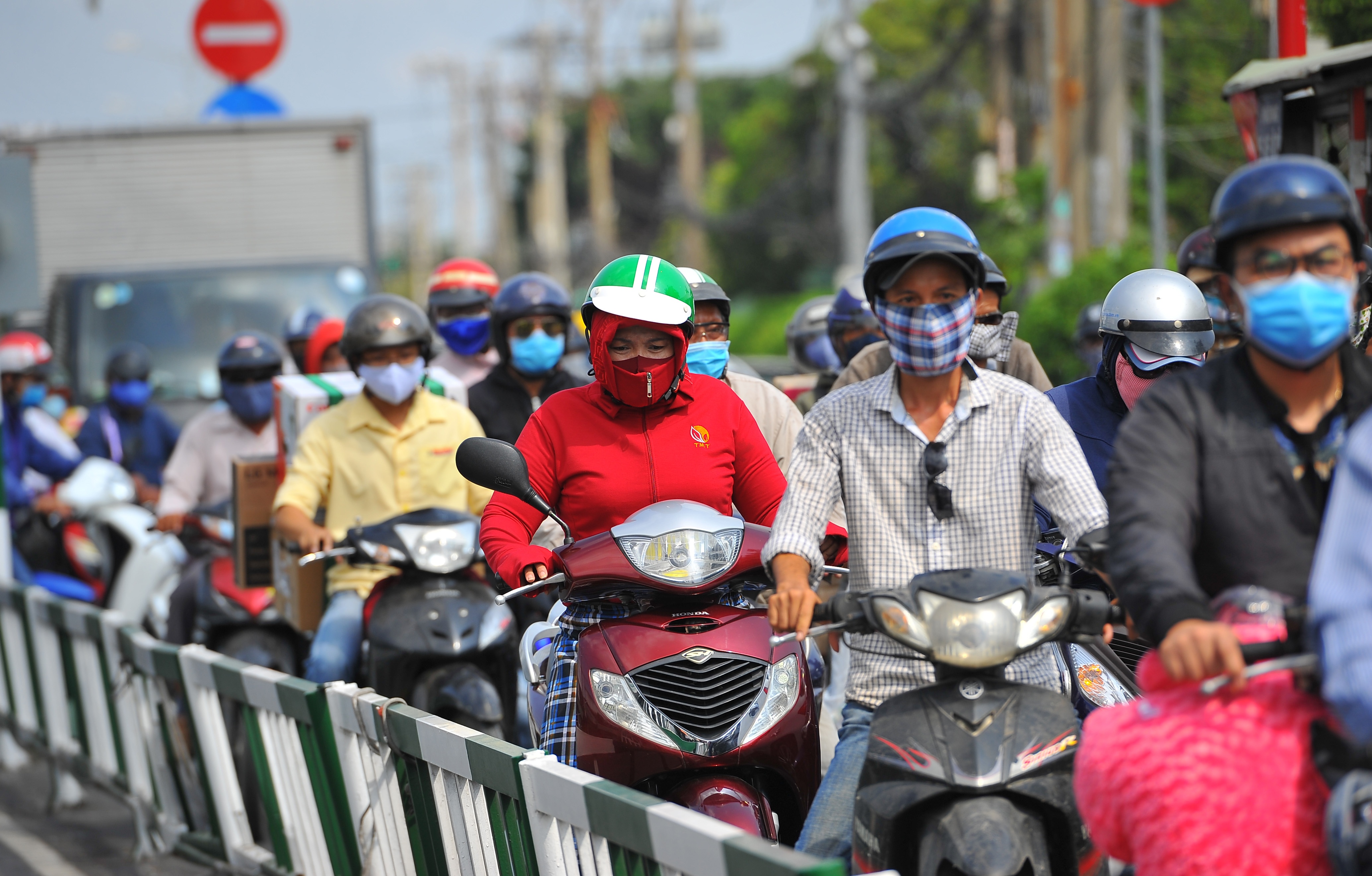 Cam qua pha tranh dich Covid-19 anh 5