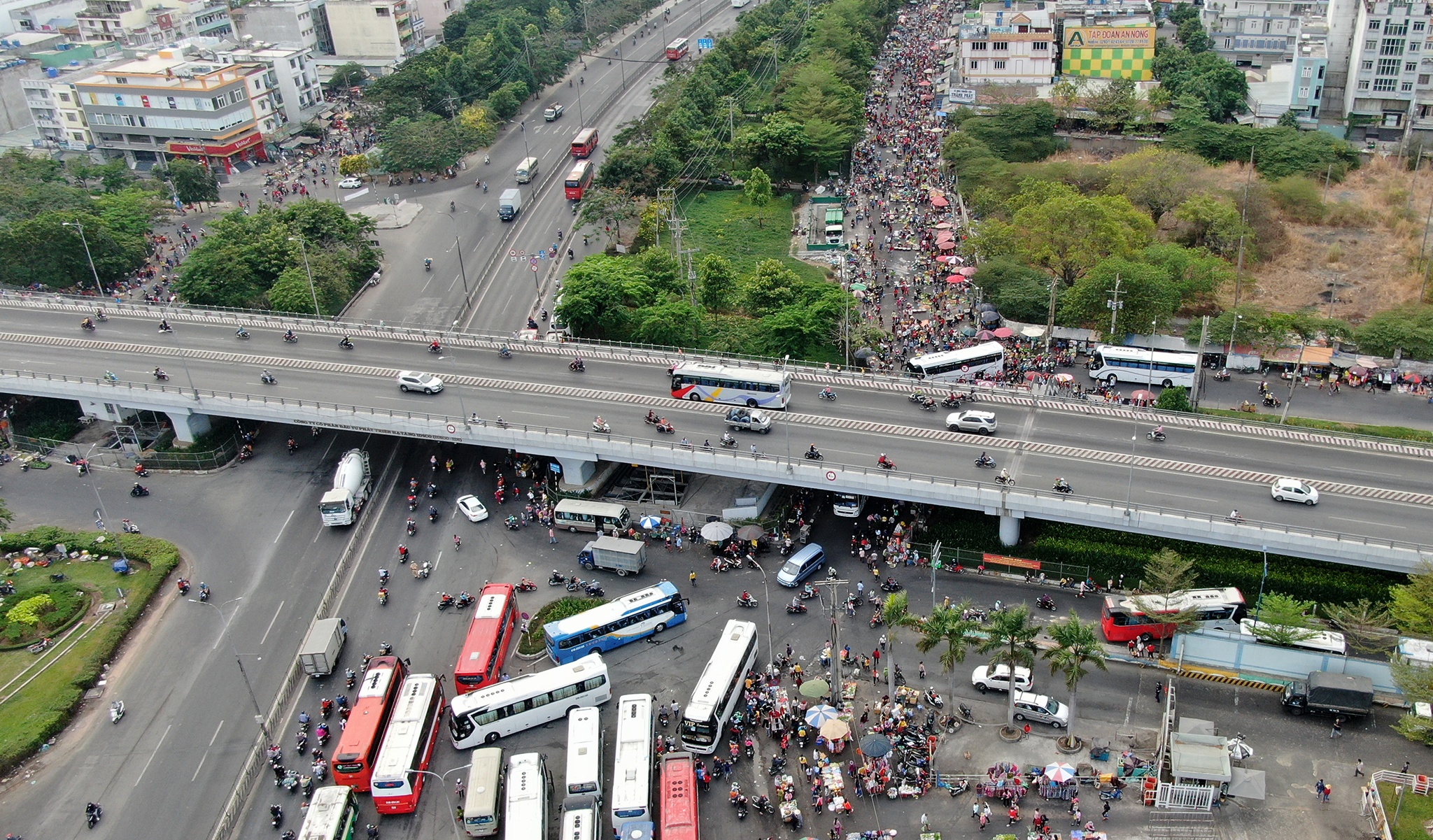 Cong ty PouYuen vang ve gio tan ca anh 15