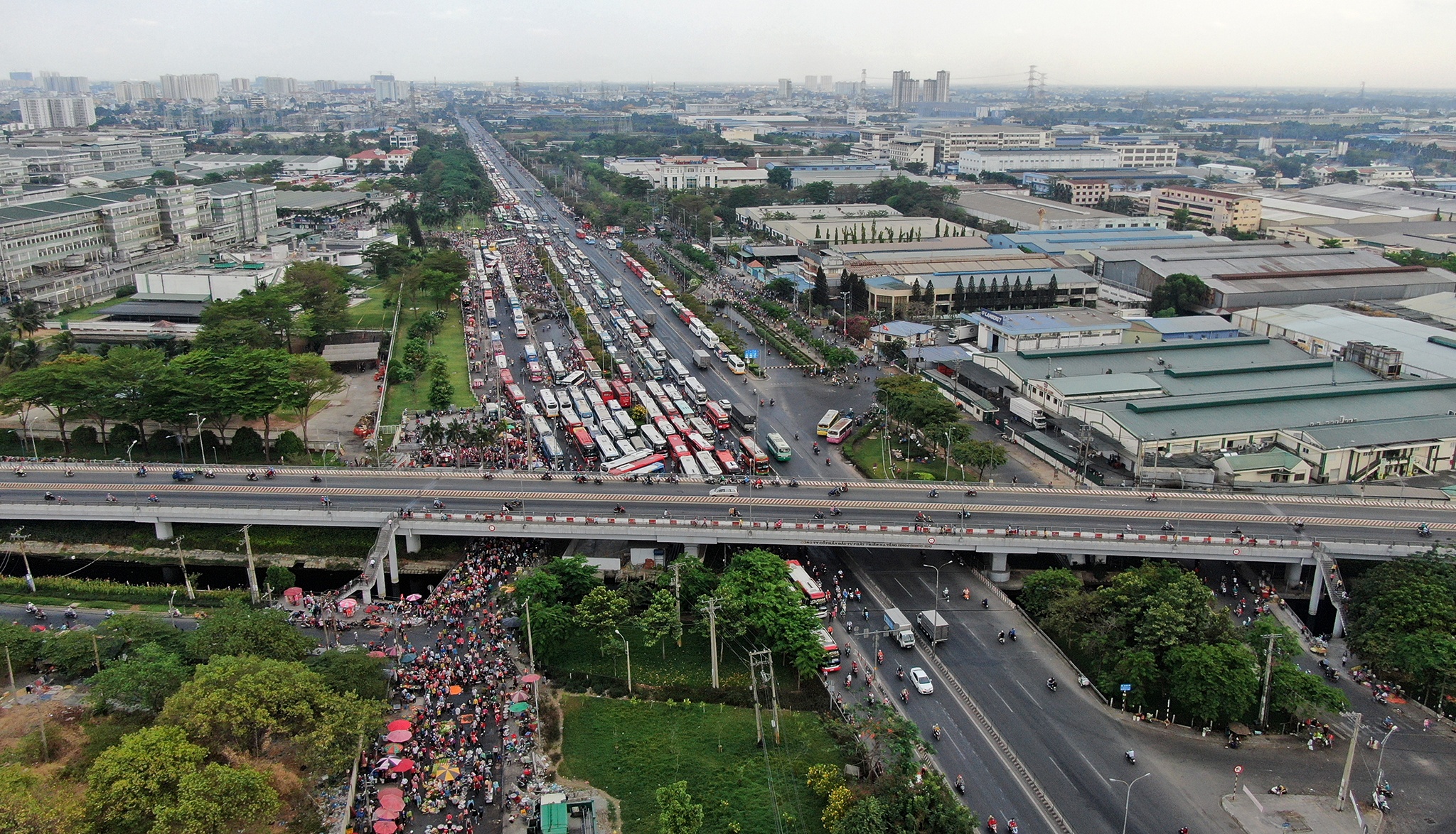 Cong ty PouYuen vang ve gio tan ca anh 7