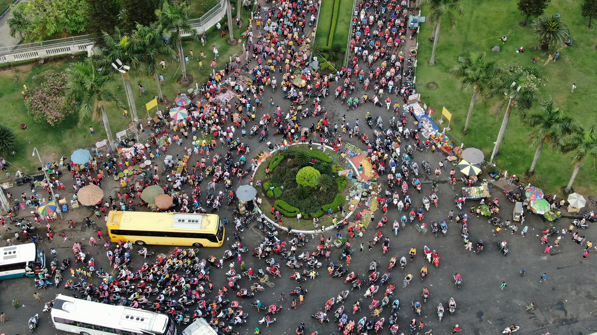 Cong ty PouYuen vang ve gio tan ca anh 3