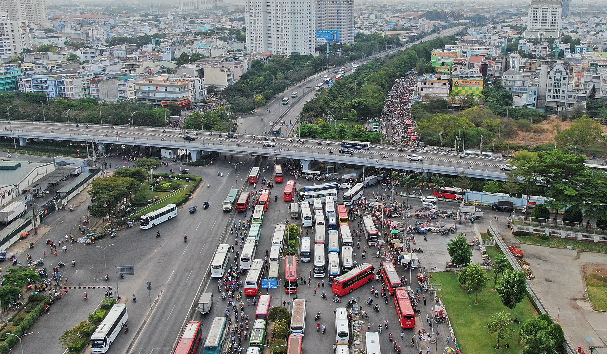 Cong ty PouYuen vang ve gio tan ca anh 9