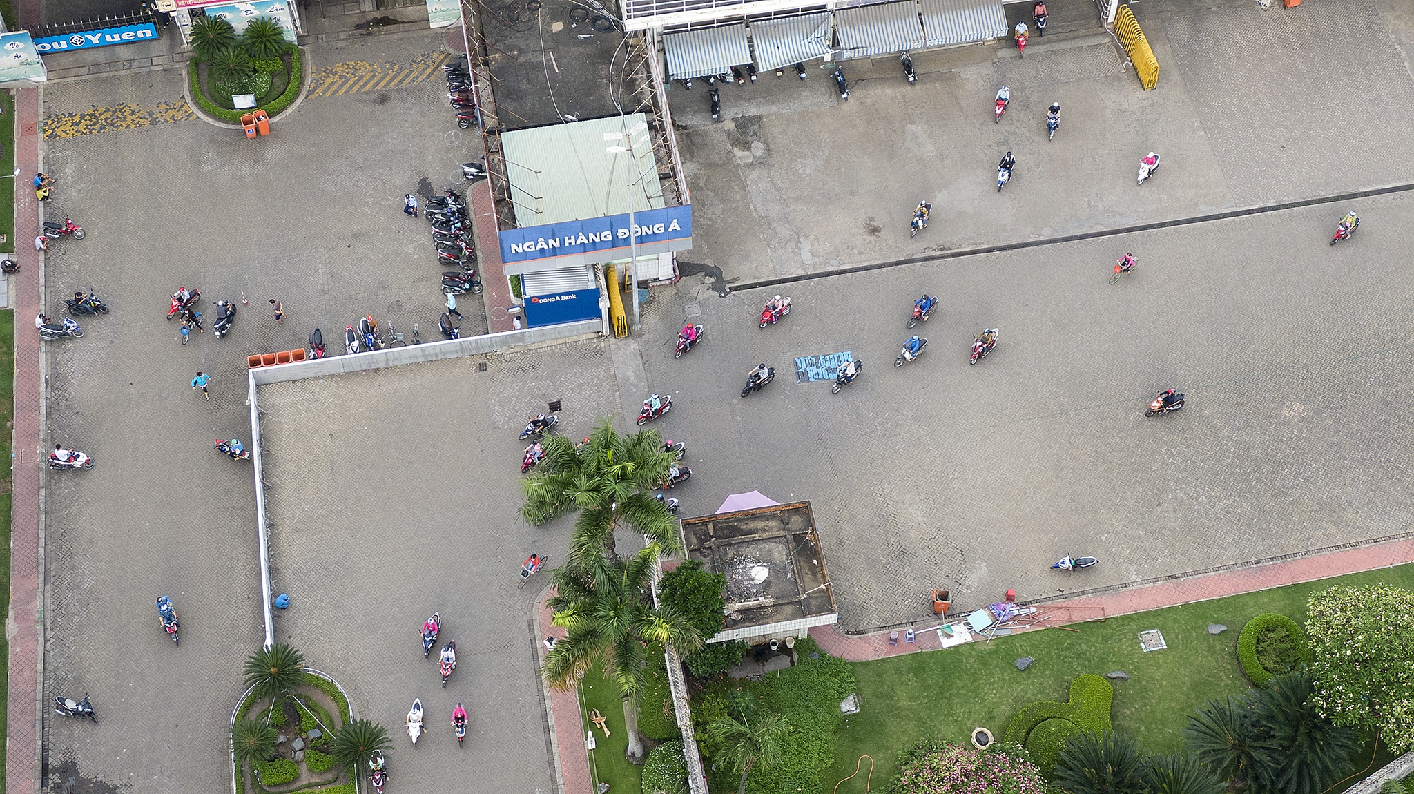 Cong ty PouYuen vang ve gio tan ca anh 6