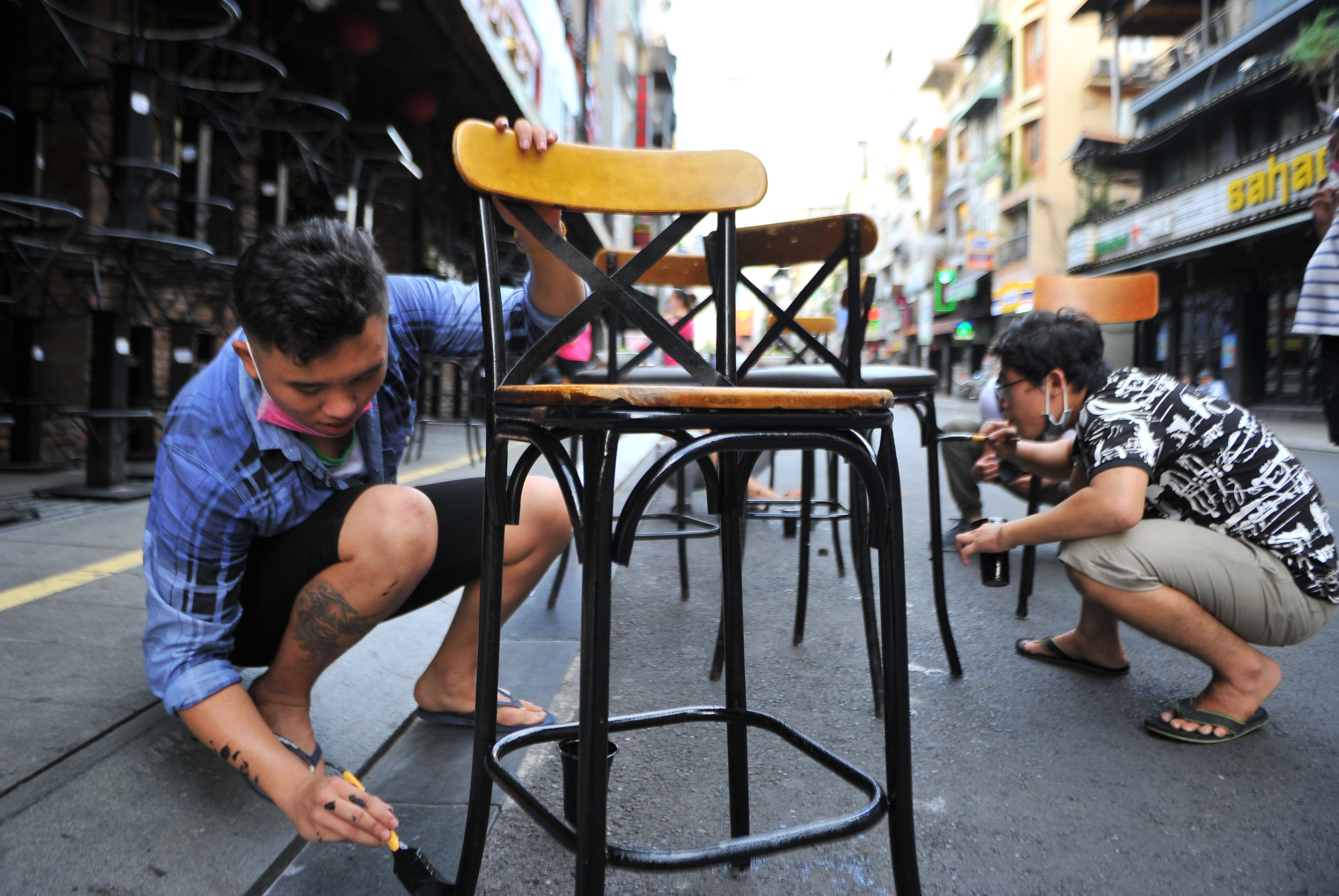 Tieu thuong Bui Vien chuan bi hang quan, nong long mo cua tro lai hinh anh