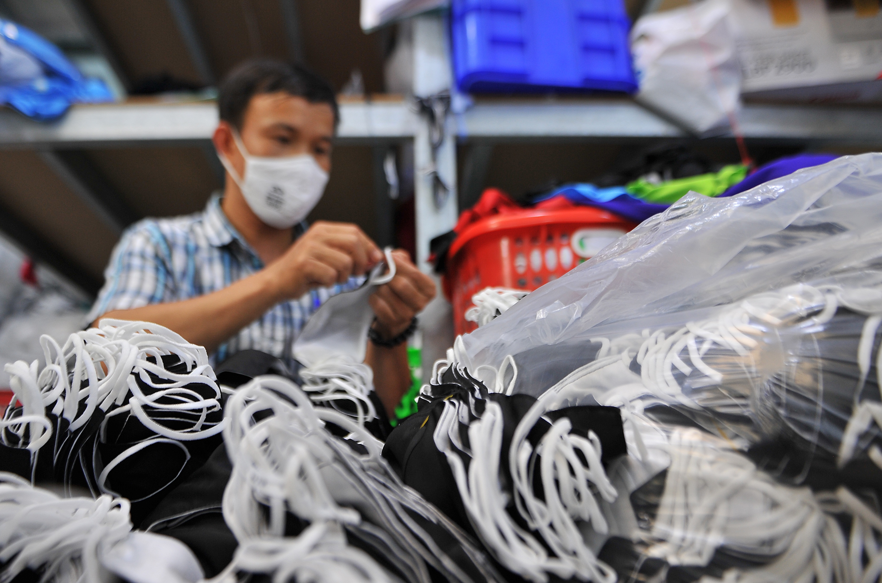 Doanh nghiep san xuat khau trang xuat khau anh 8