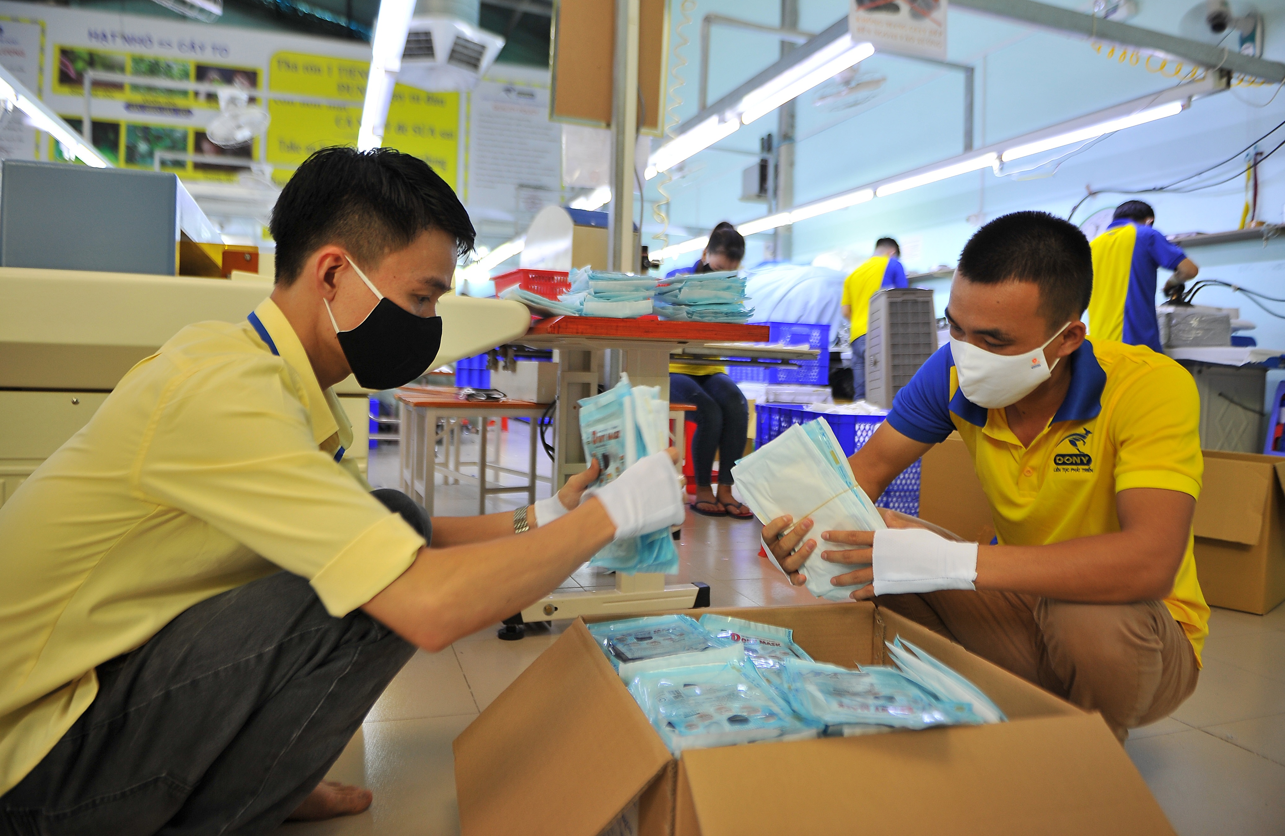 Doanh nghiep san xuat khau trang xuat khau anh 10