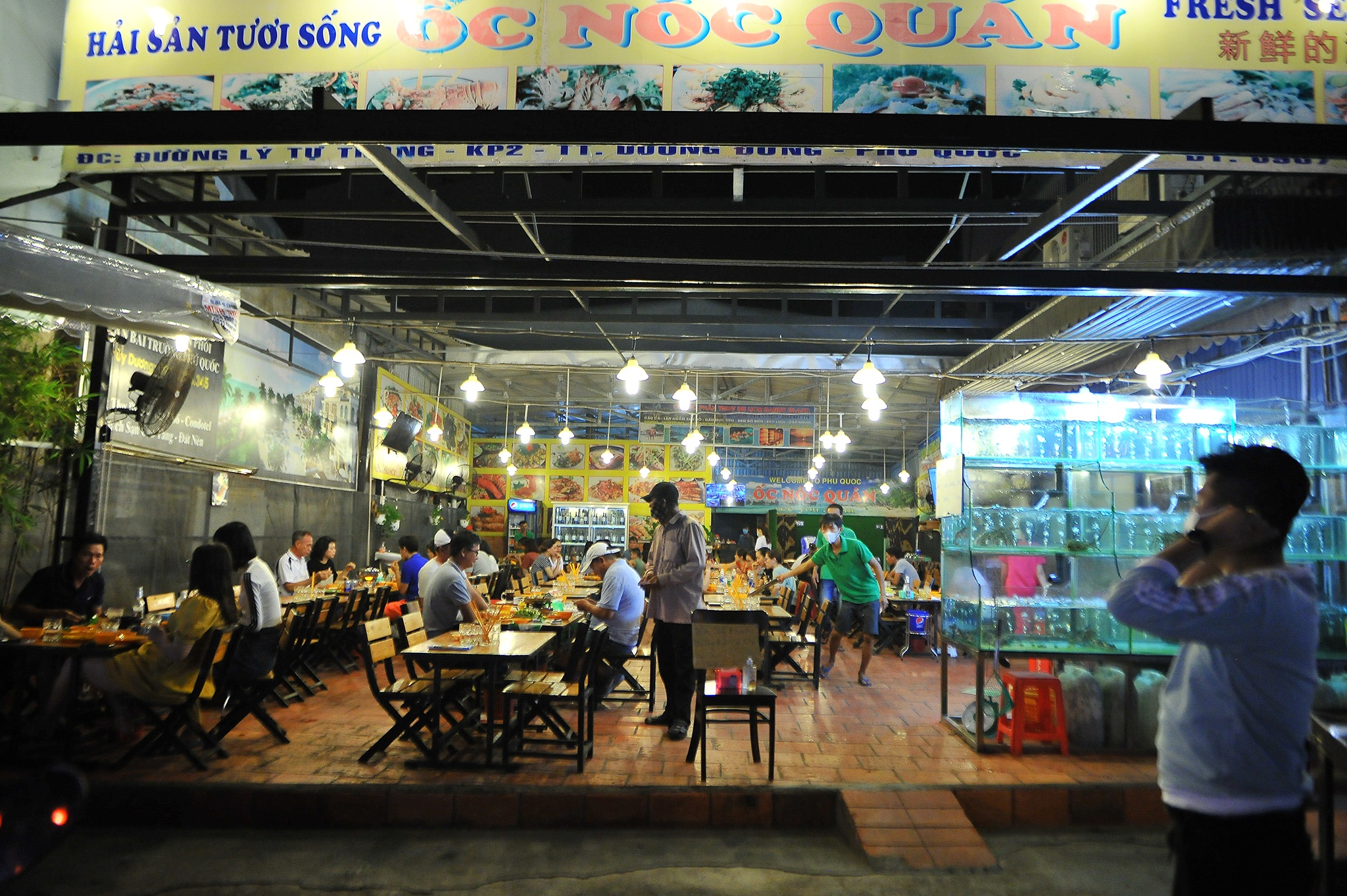 Cho dem Phu Quoc hoat dong tro lai anh 6