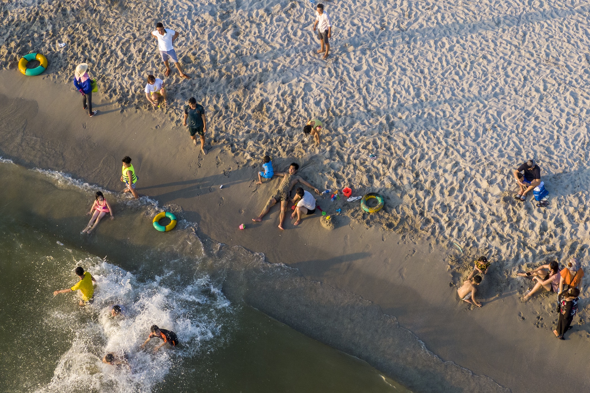 Bien Ha Tien hut khach anh 7