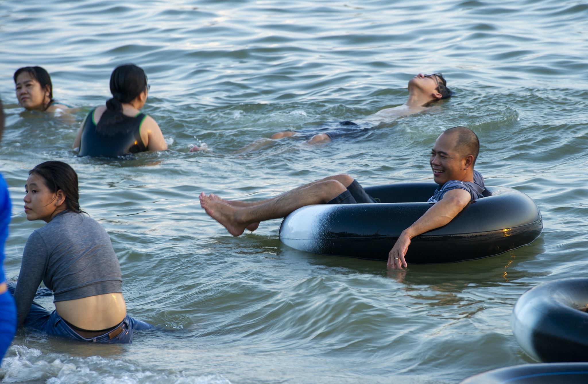 Bien Ha Tien hut khach anh 5