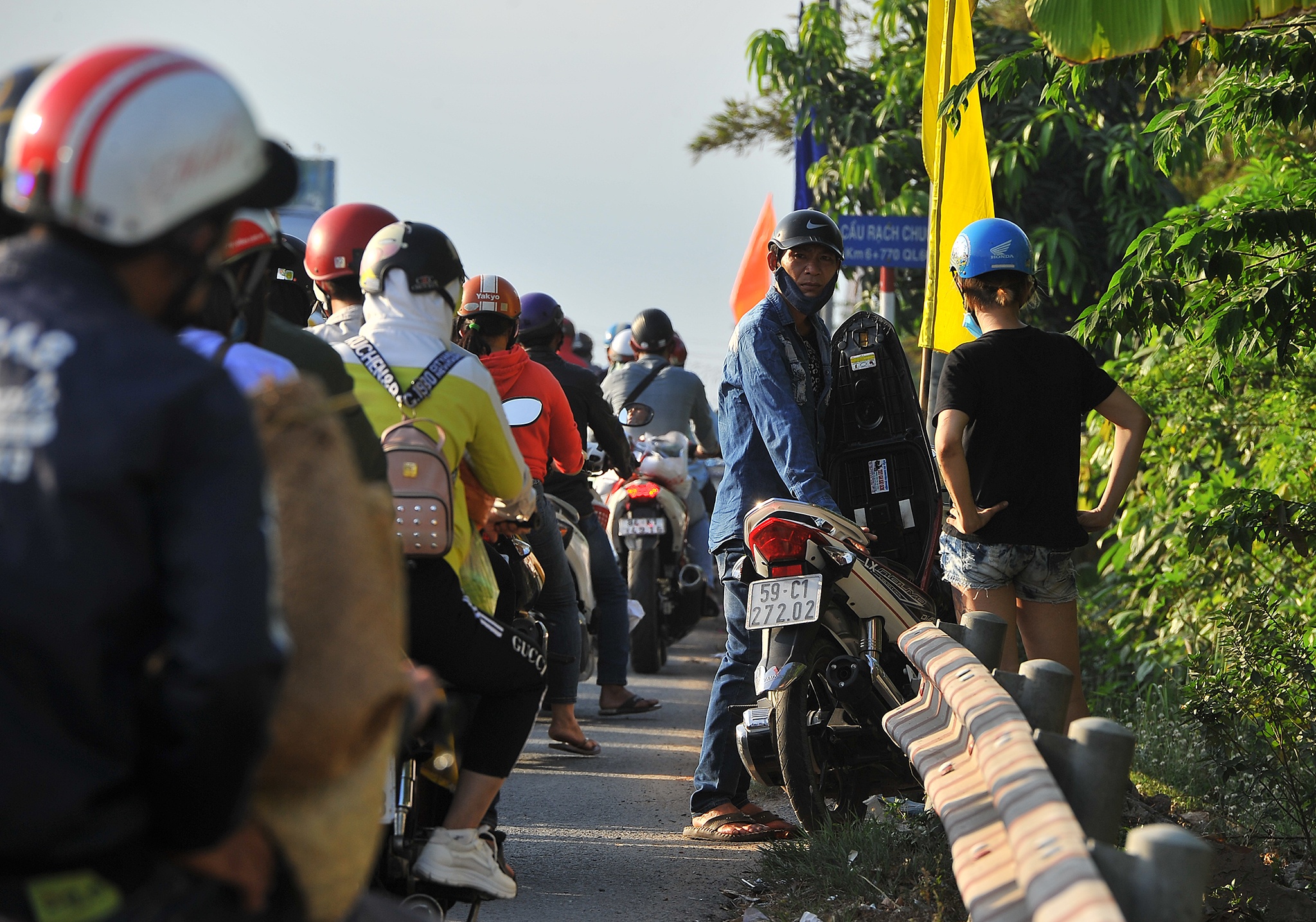 Giao thong mien Tay un tac anh 8