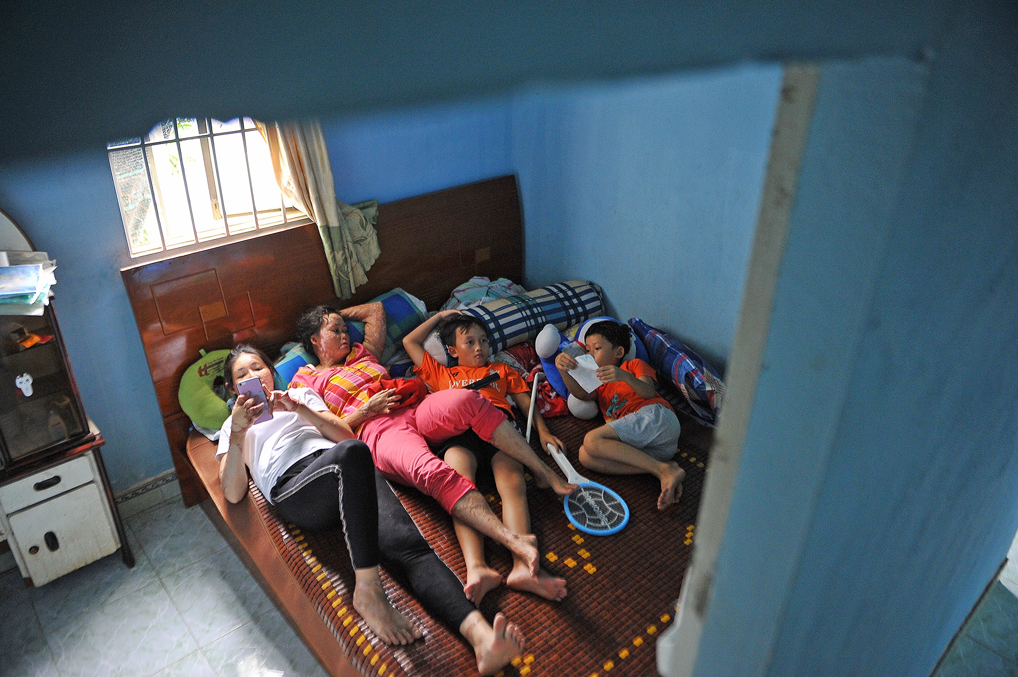 vo bi chong tuoi xang dot anh 23