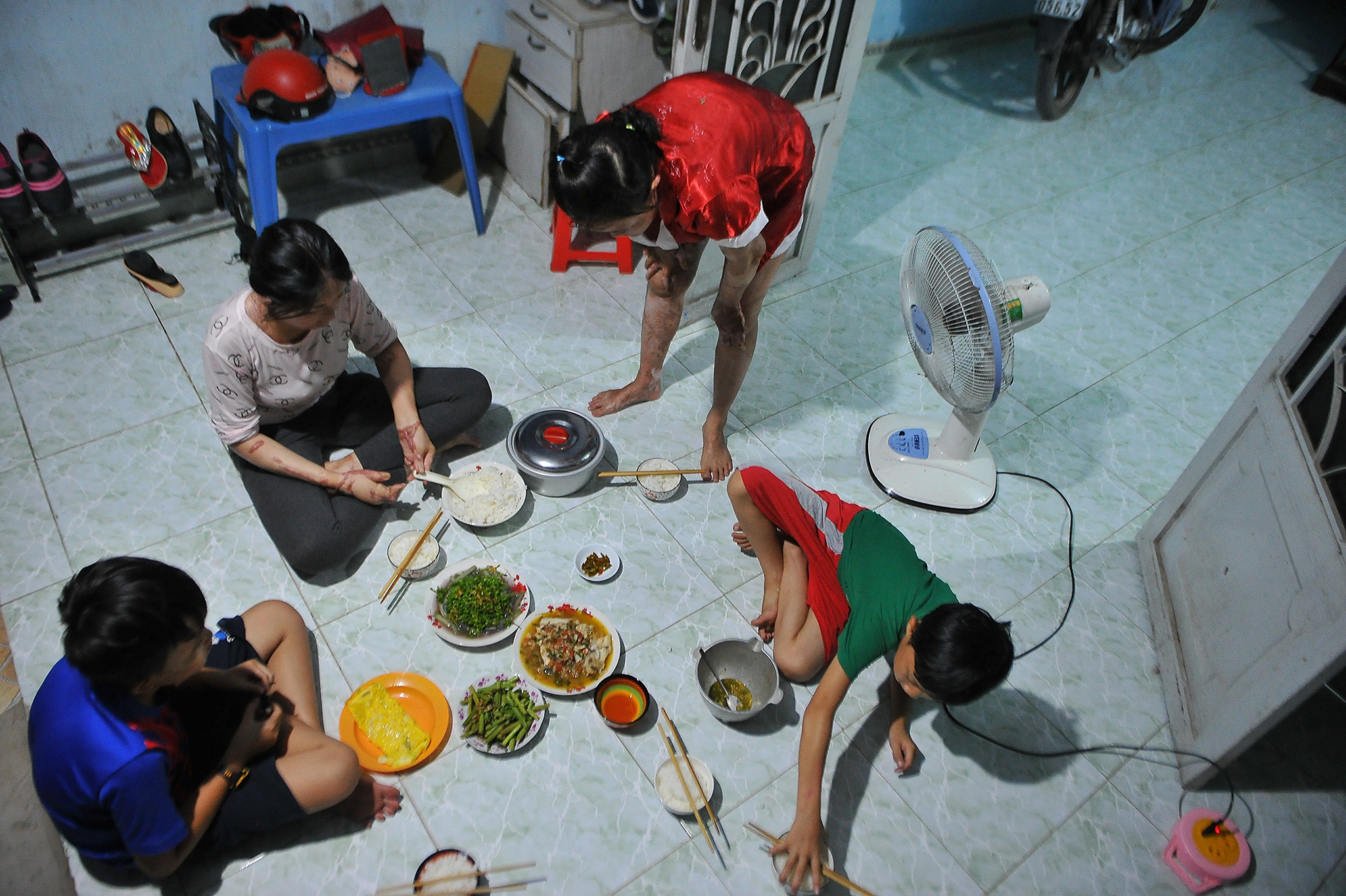 vo bi chong tuoi xang dot anh 20